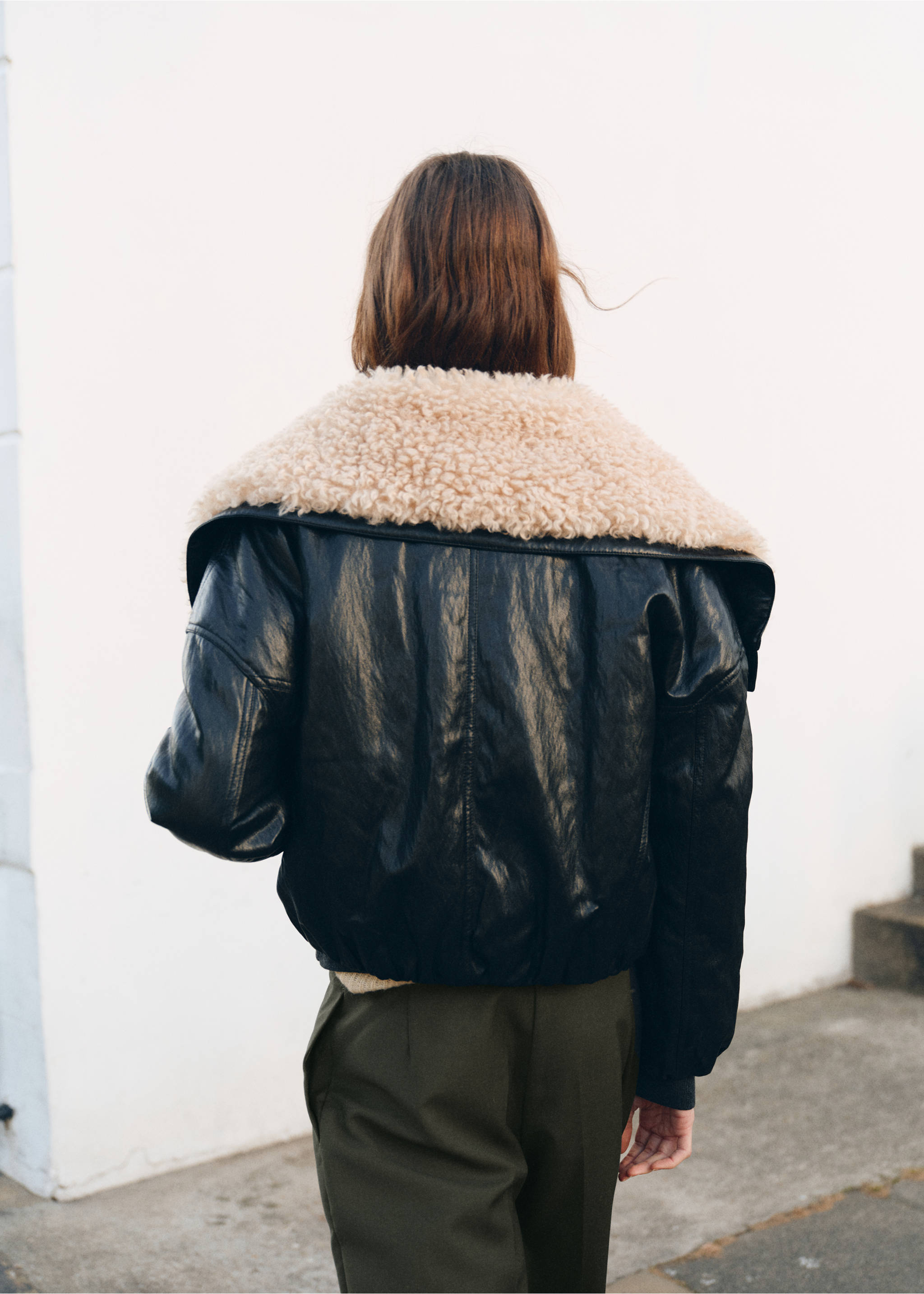 Faux-leather jacket with shearling collar - Reverse of the article, Black. Ref: 17076354-00.