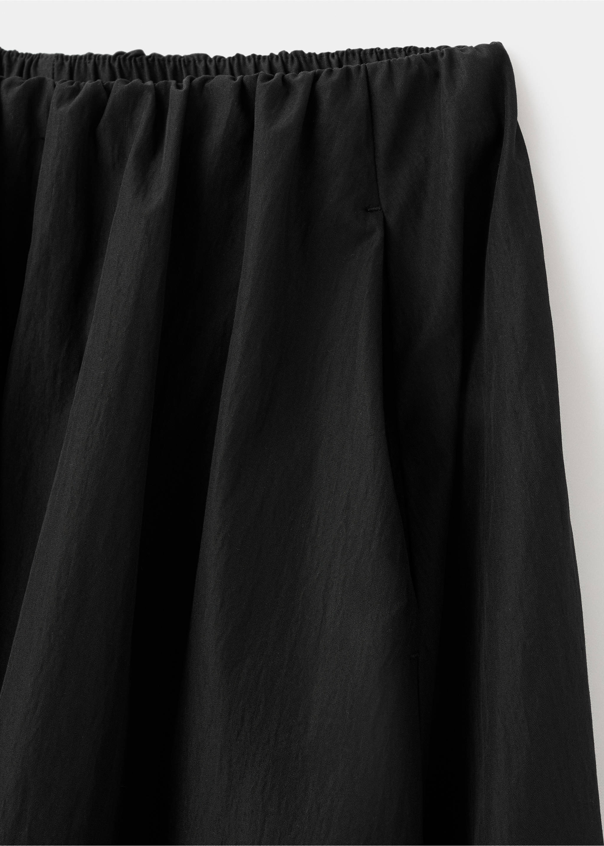Long flared skirt - Details of the article 8, Black. Ref: 17076355-00.