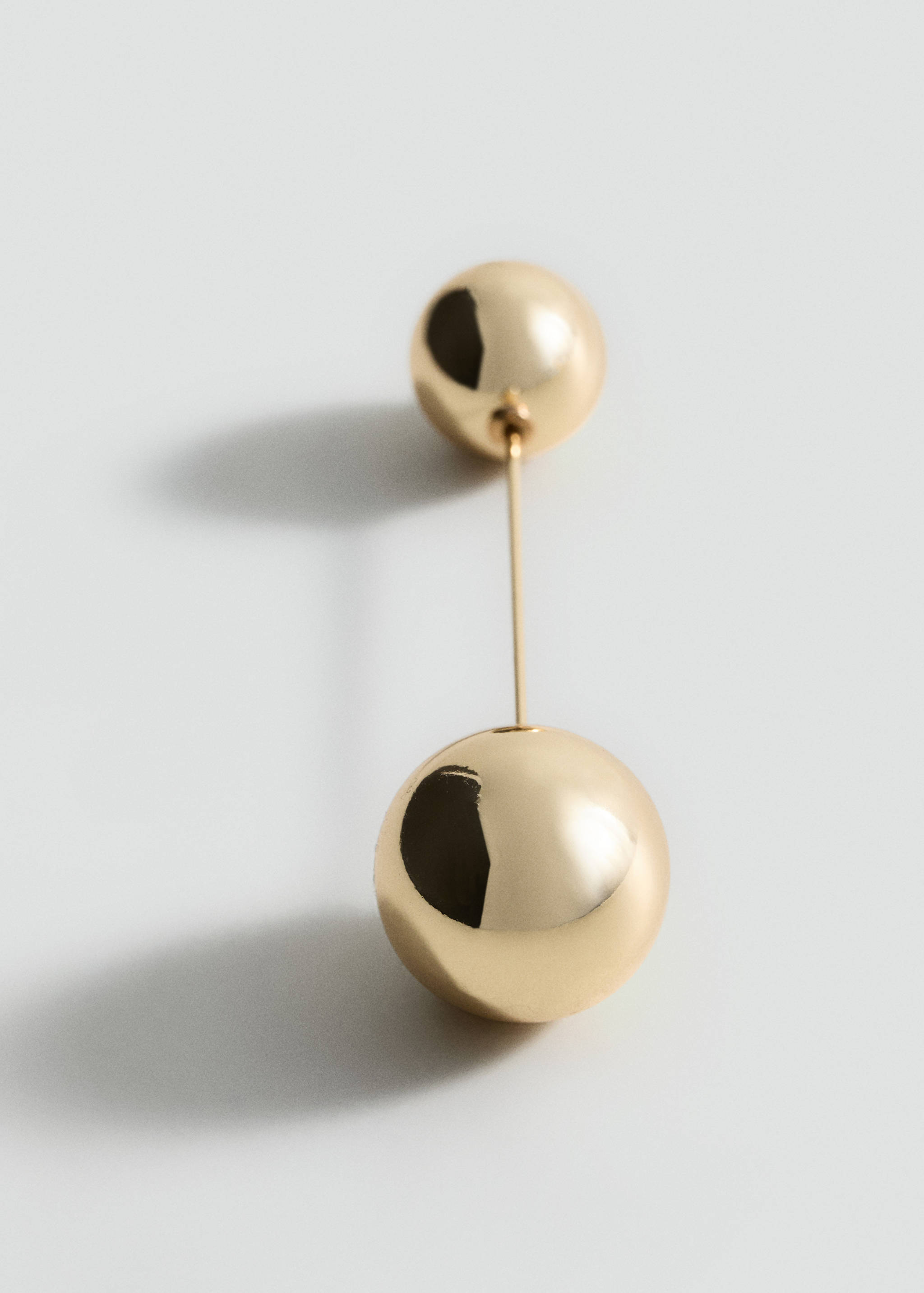 Metallic spheres brooch - Details of the article 1