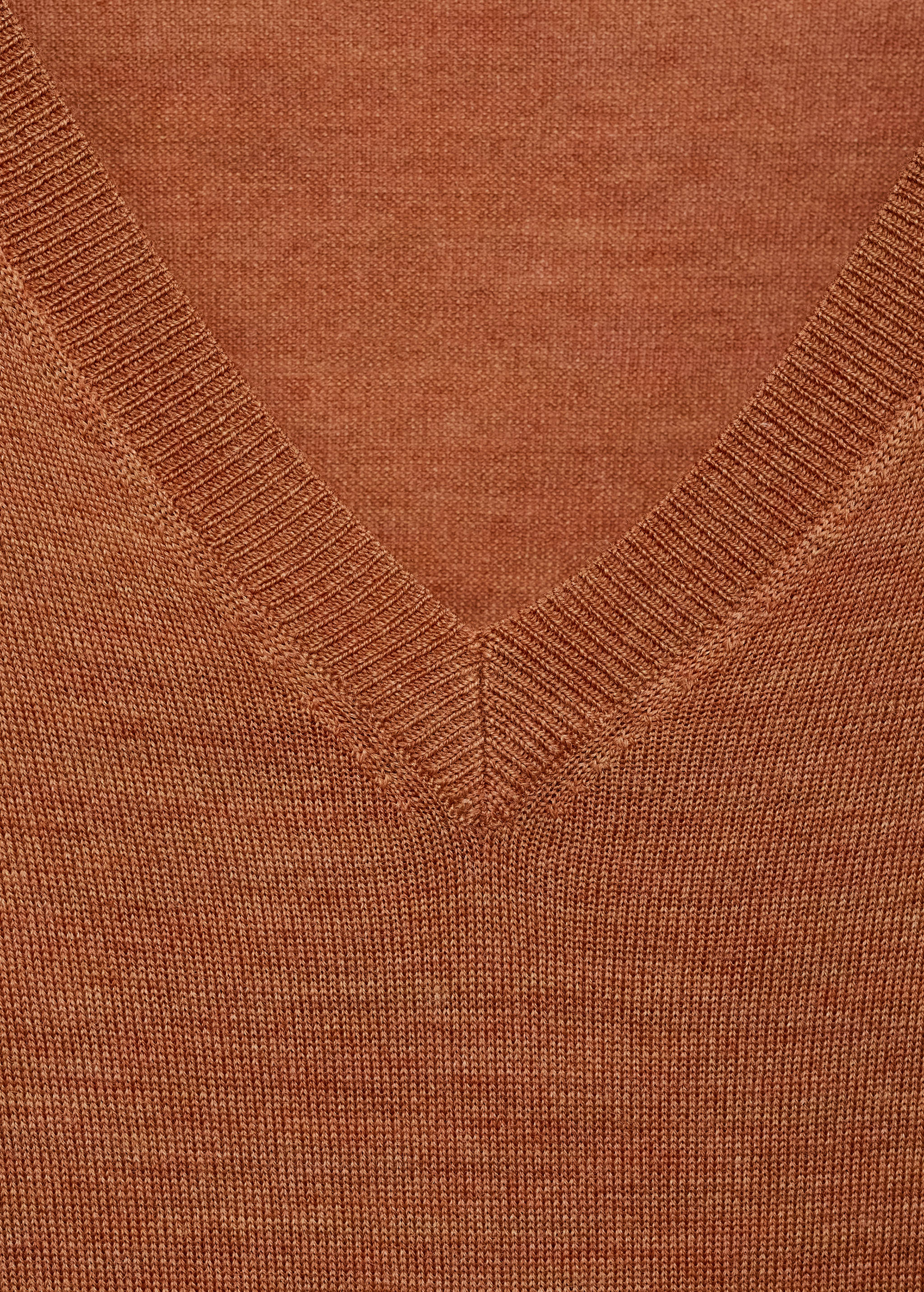 V-neck wool sweater - Details of the article 8