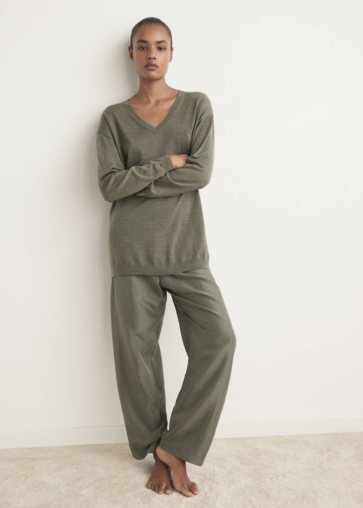 V-neck wool sweater — Green