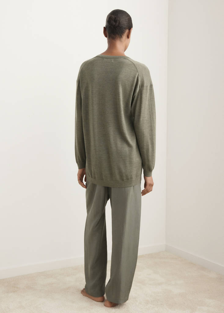 V-neck wool sweater — Green