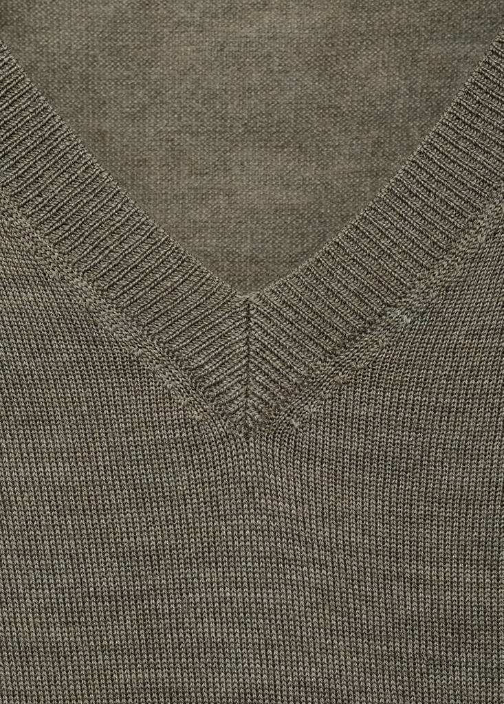 V-neck wool sweater — Green