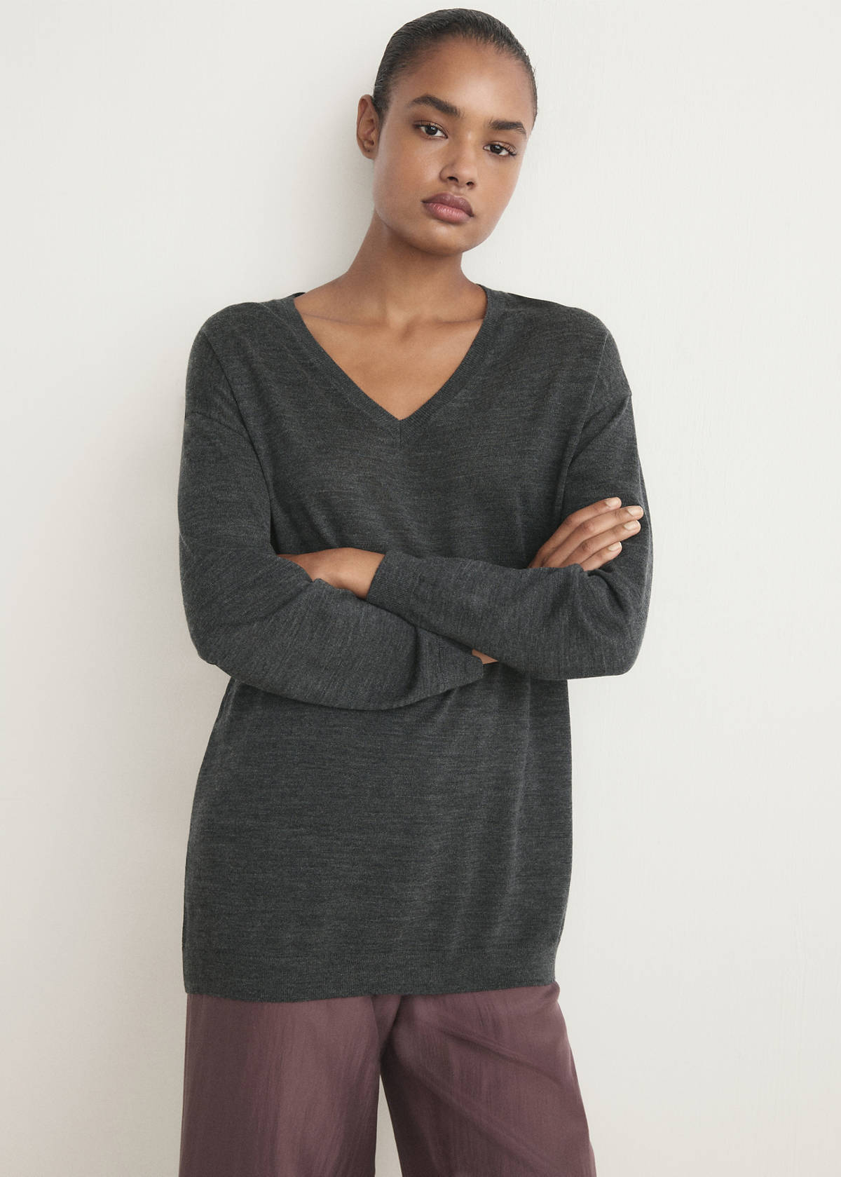 V-neck wool sweater — Charcoal