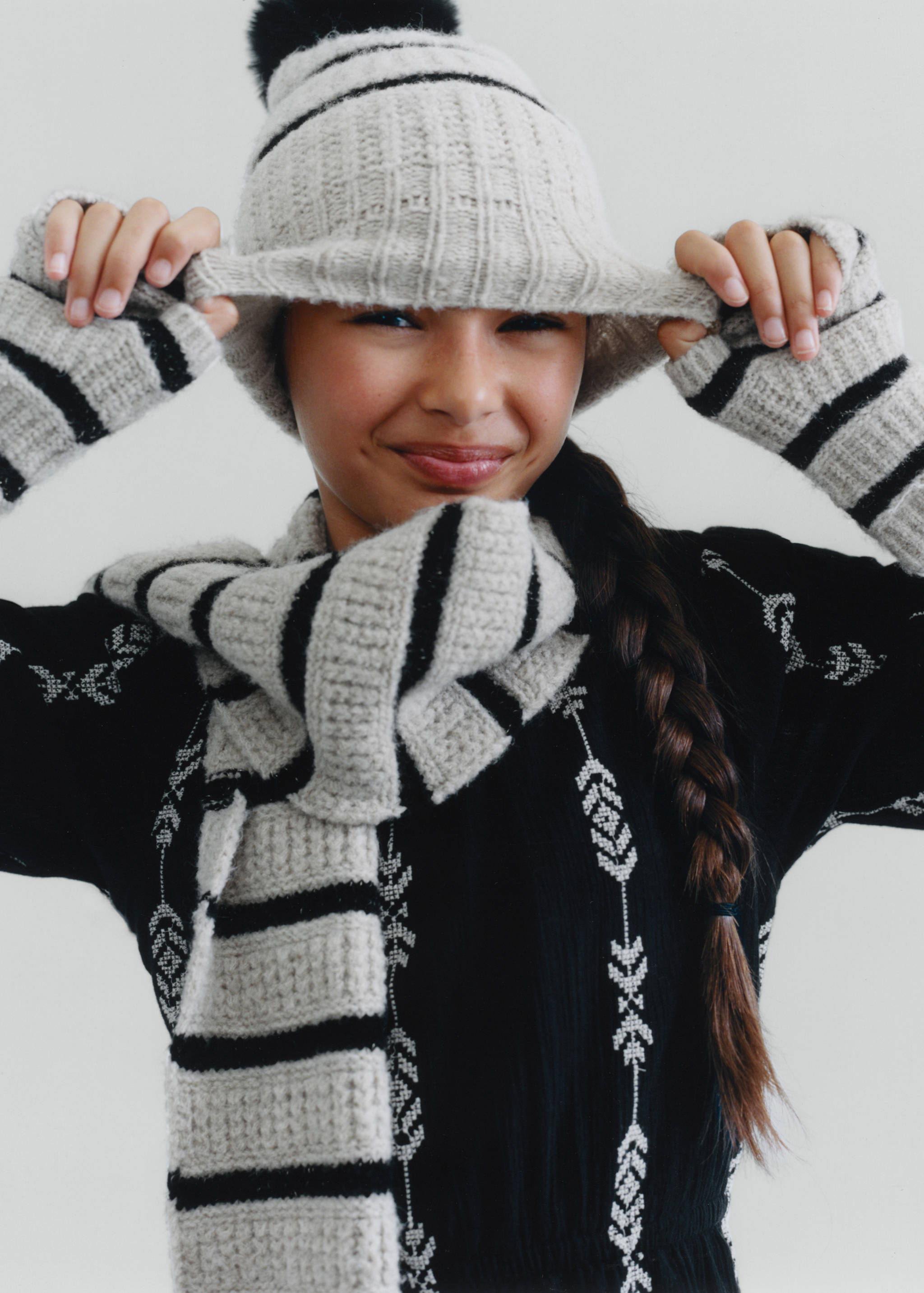 İşlemeli volanlı elbise - Ürün detayı 6