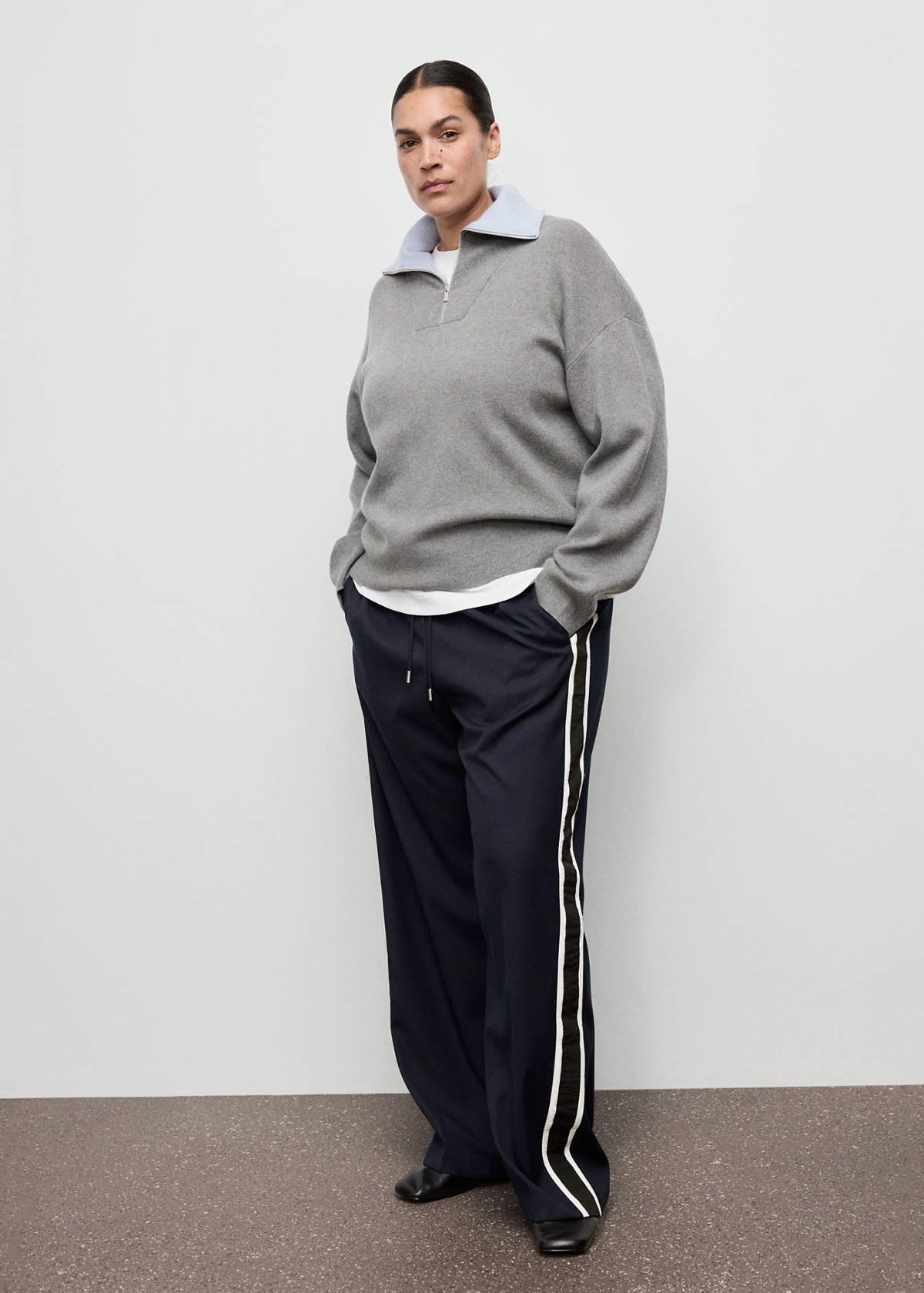 Contrast stripe straight trousers — Navy