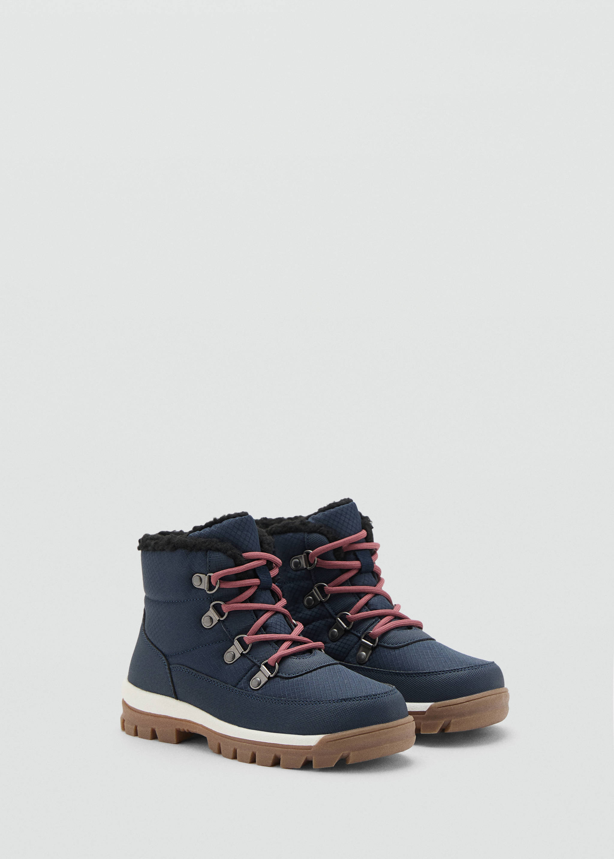 Bota montaña cordones - Plano medio