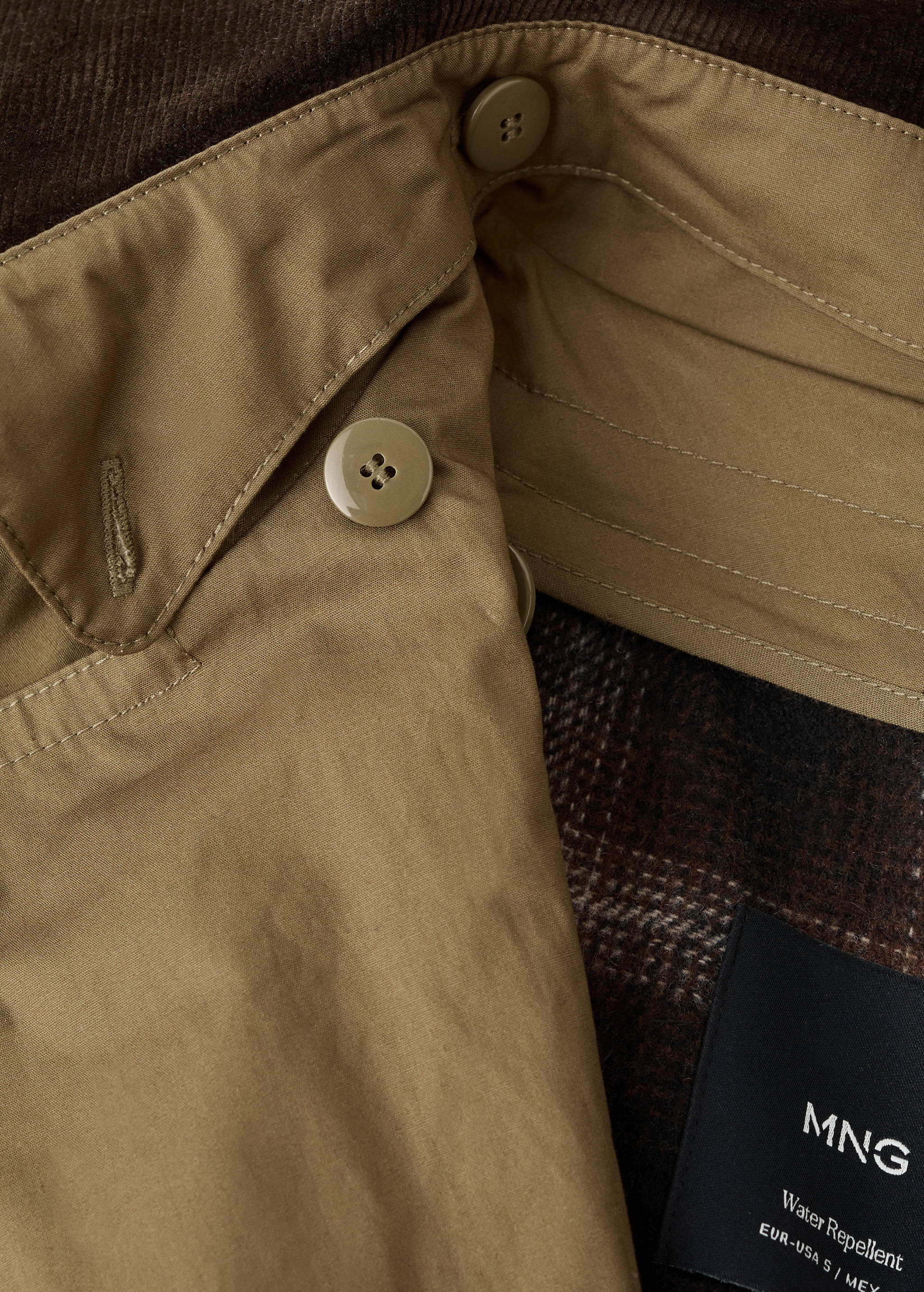 Double-breasted trenchcoat met corduroy kraag - Detail van het artikel 0