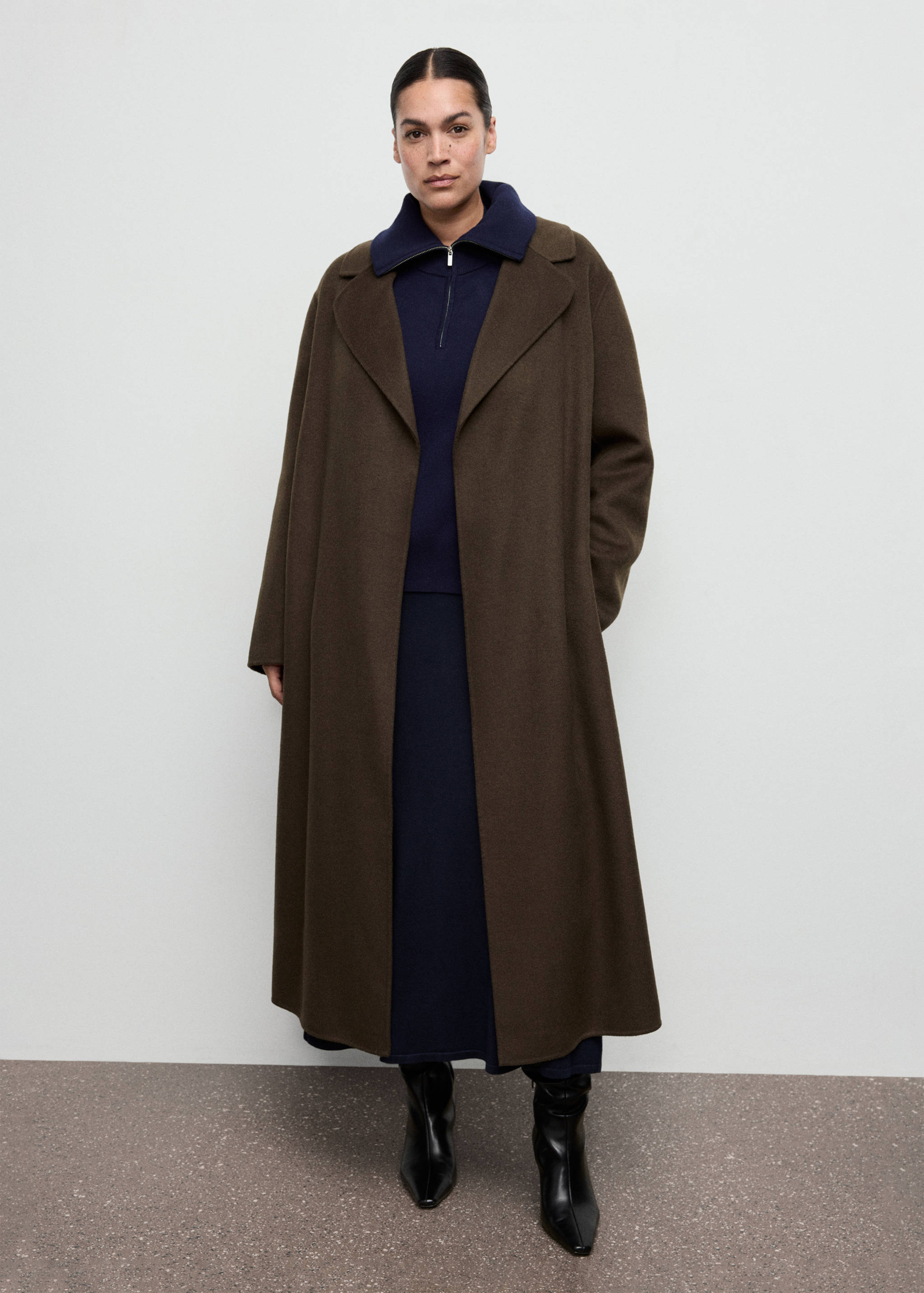 Handmade wool coat with belt - Details of the article 3