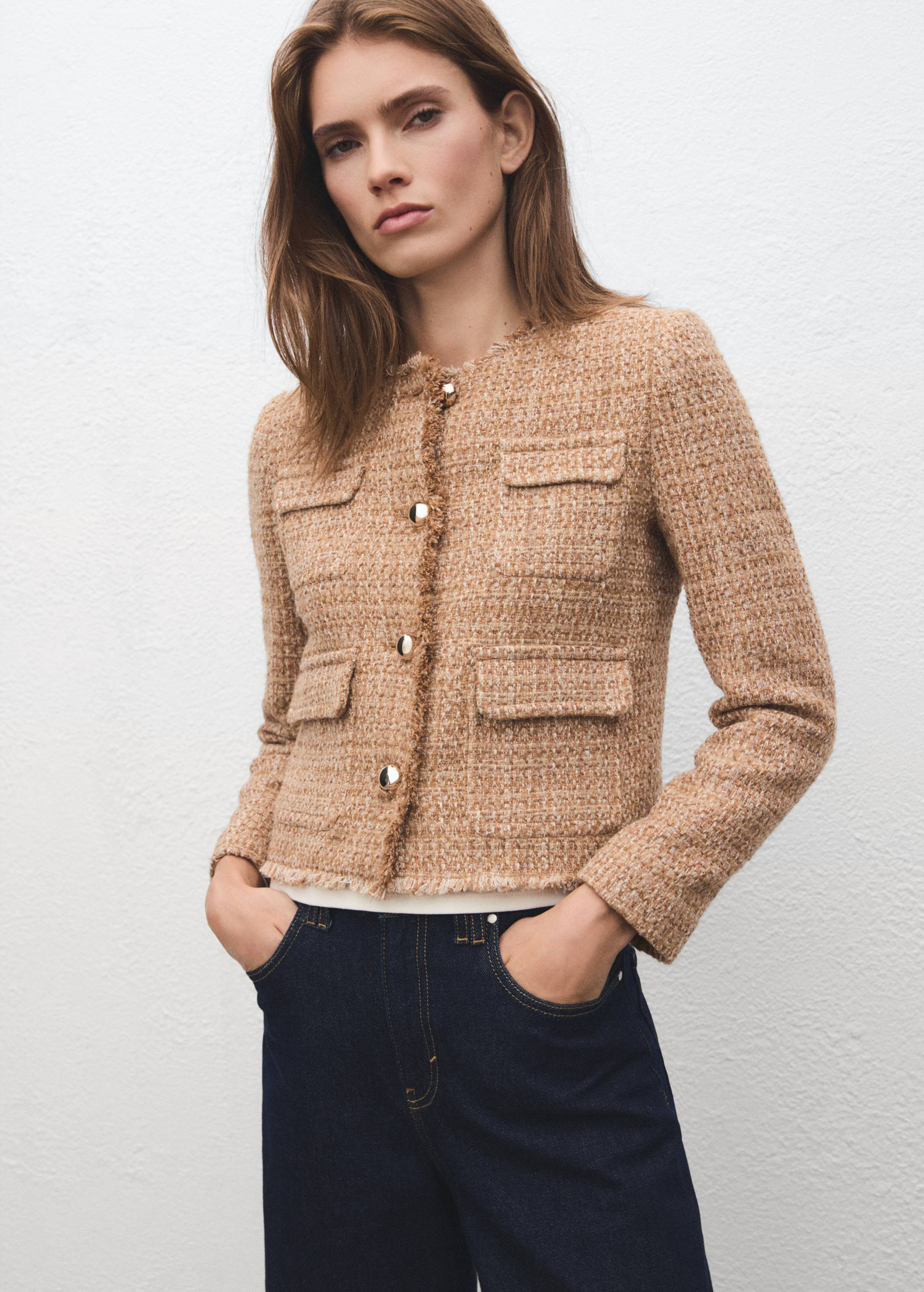 Veste tweed bords effilochés - Plan moyen