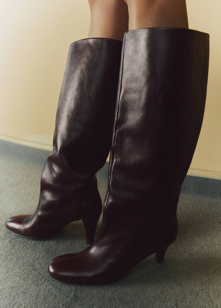 Heeled leather boots — Burgundy