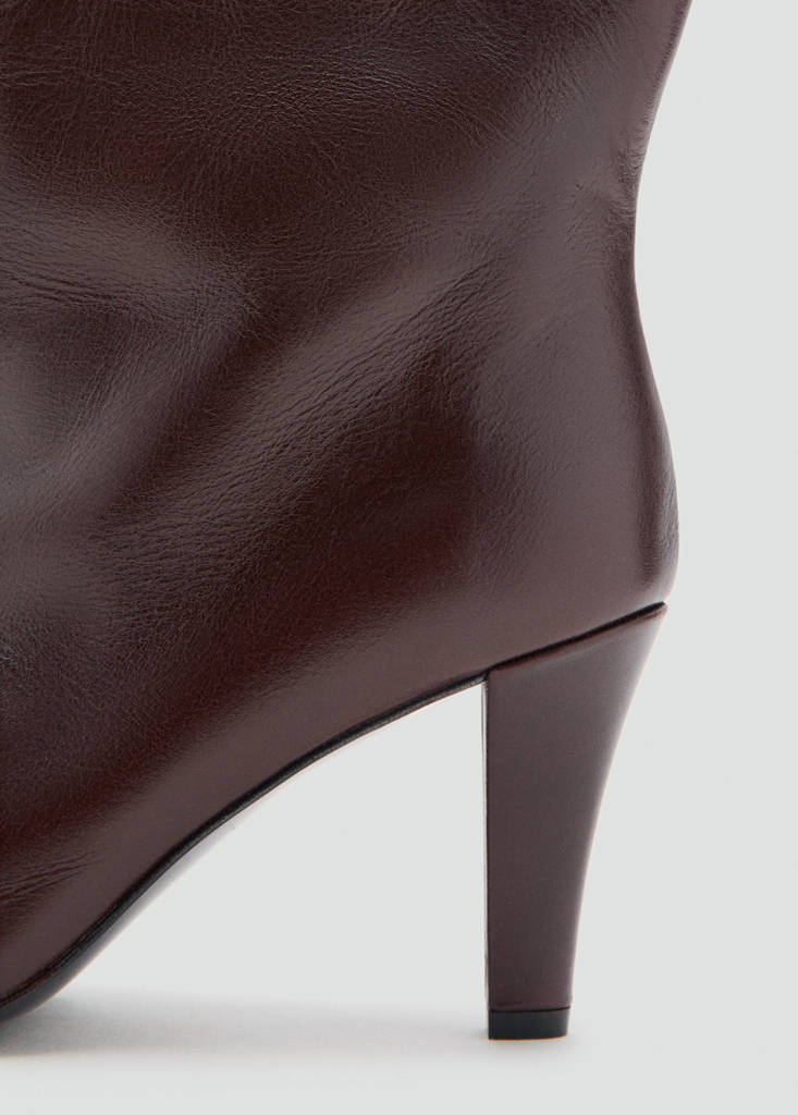 Heeled leather boots — Burgundy