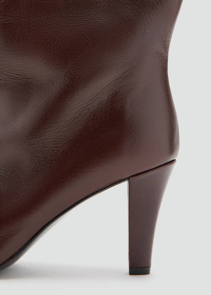Heeled leather boots — Burgundy
