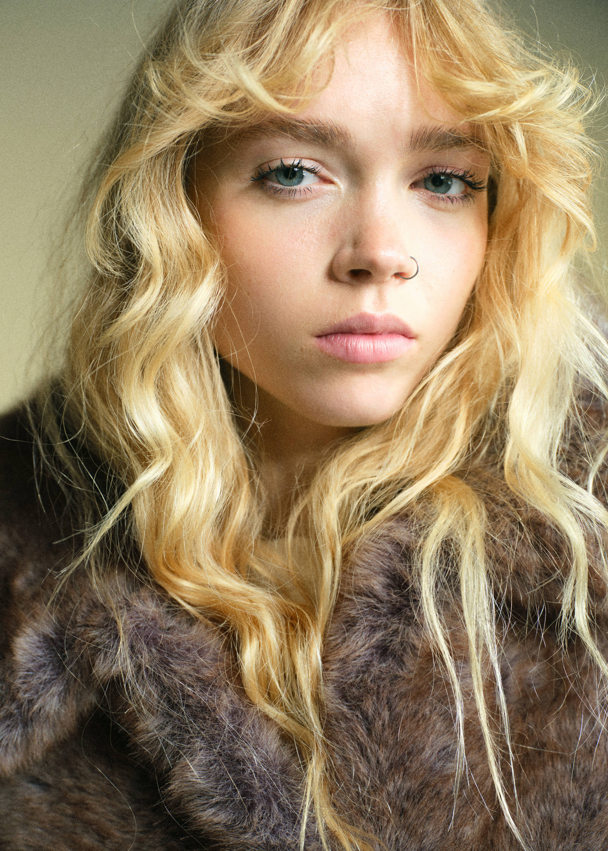 Chaqueta crop efecto pelo - Detalle del artículo 1