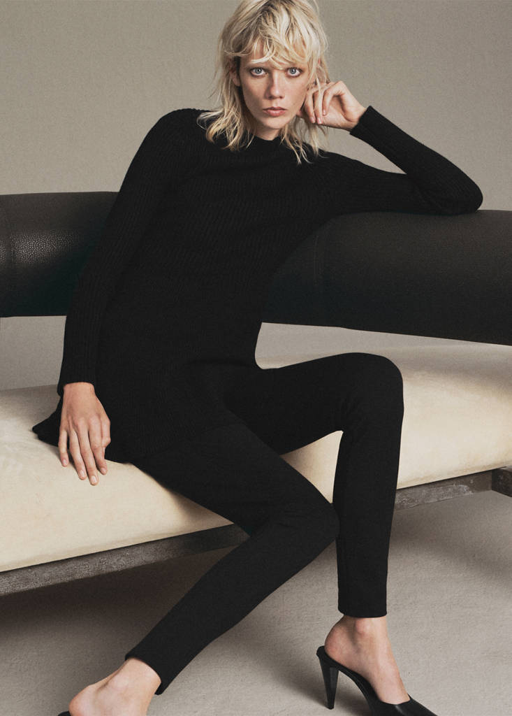Ribbed knitted A-line dress — Black