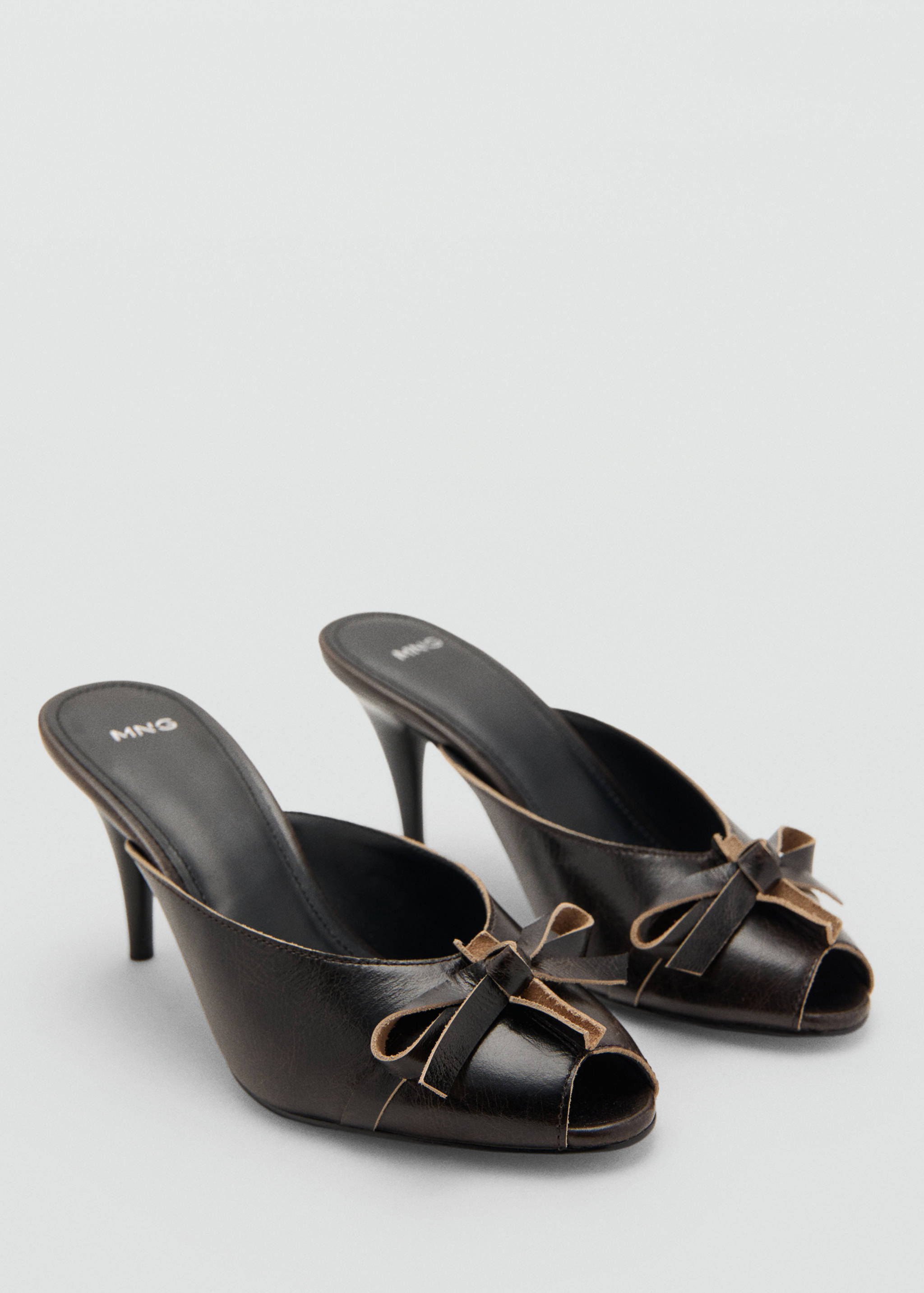 Leather high-heeled sandals with bow - Medium plane