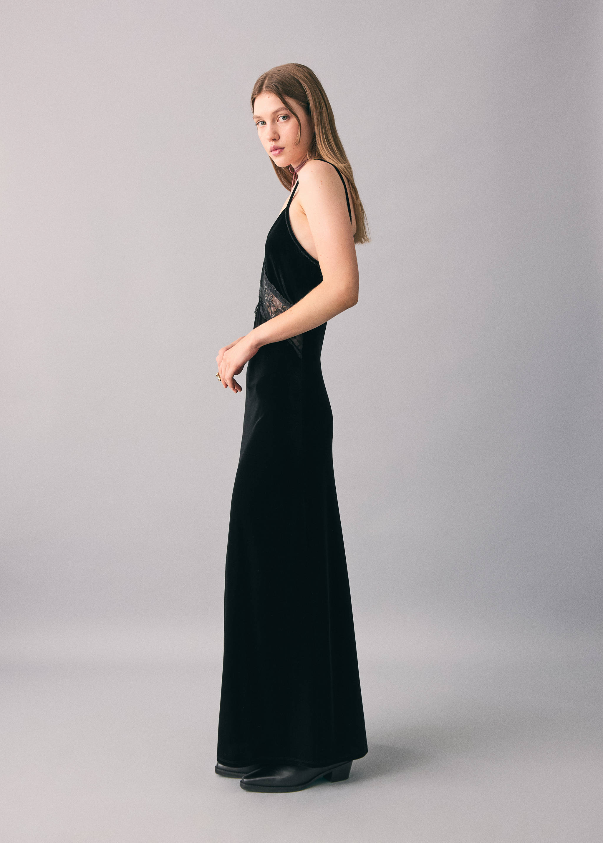 Long lace dress - Details of the article 2