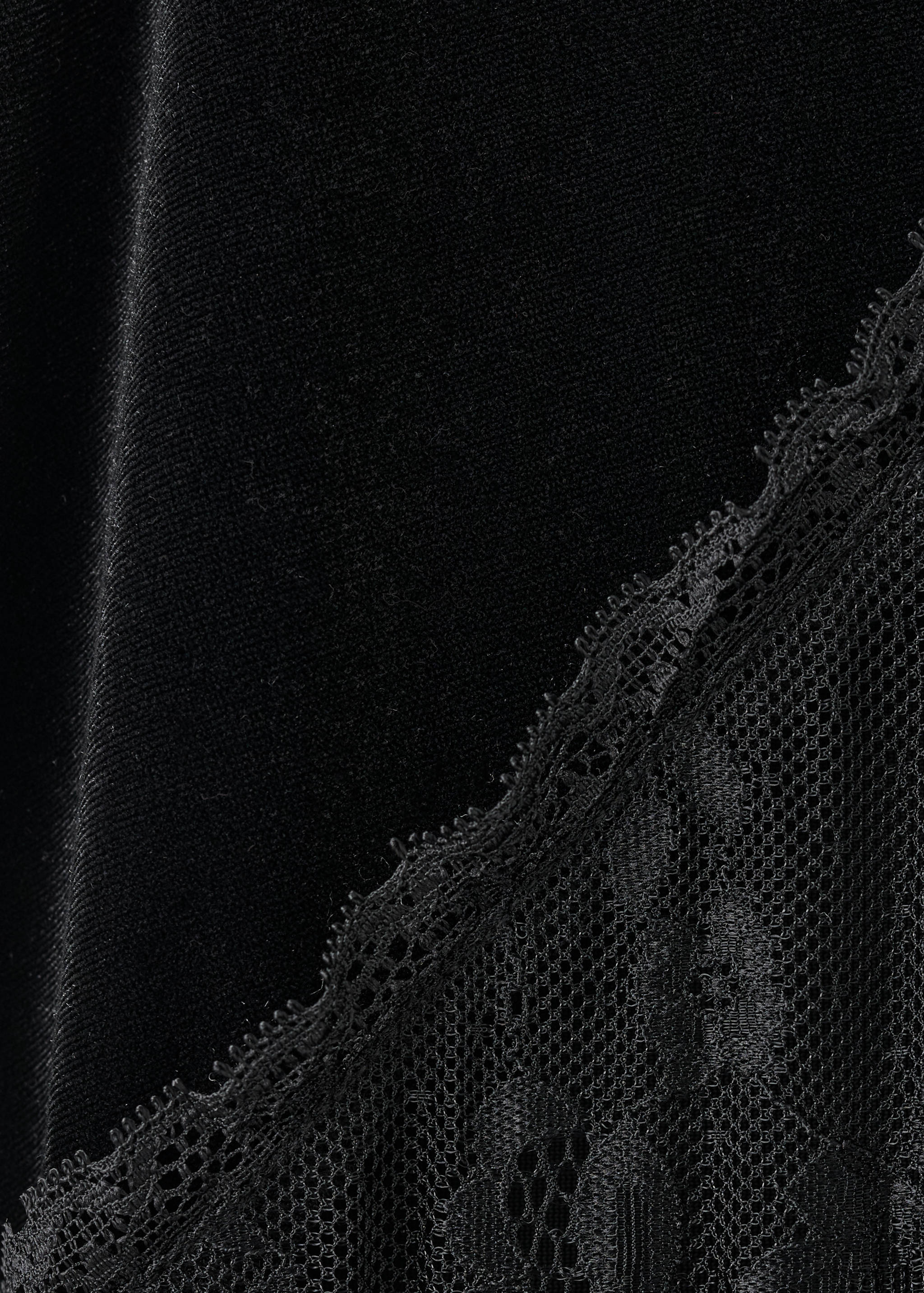 Long lace dress - Details of the article 0