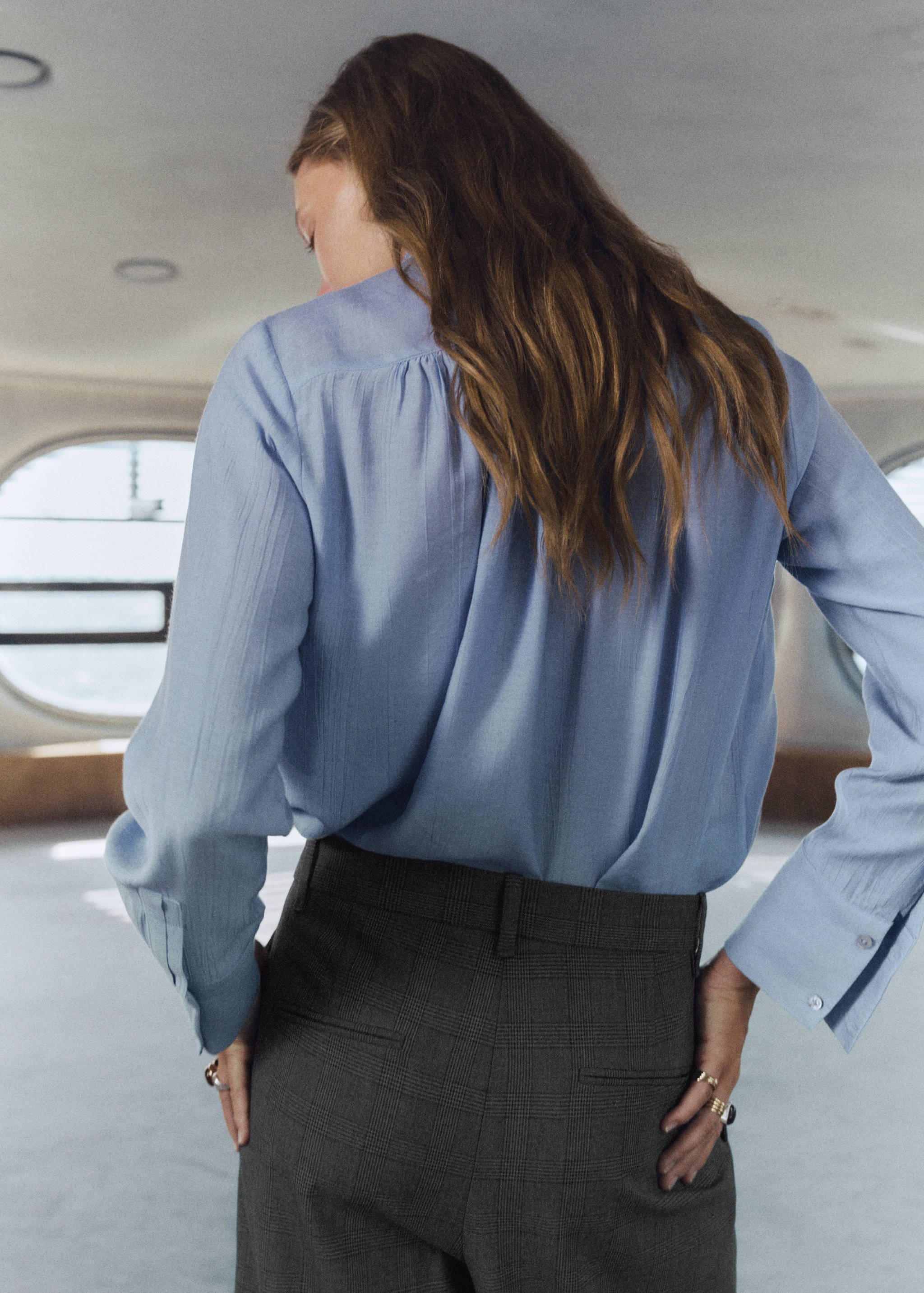 Blusa com textura e echarpe - Verso do artigo