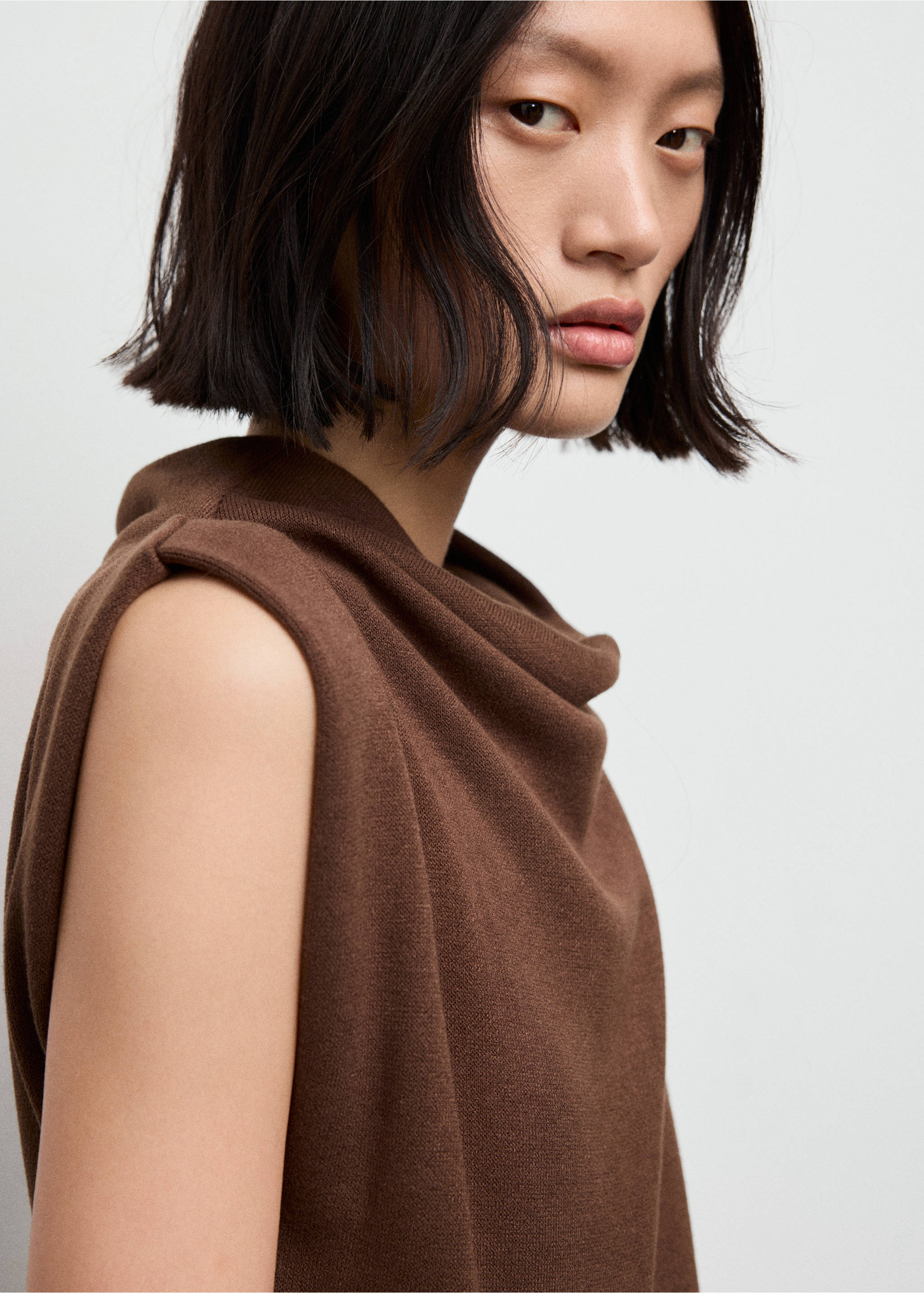 Draped neck top - Details of the article 1, Brown. Ref: 17077802-00.