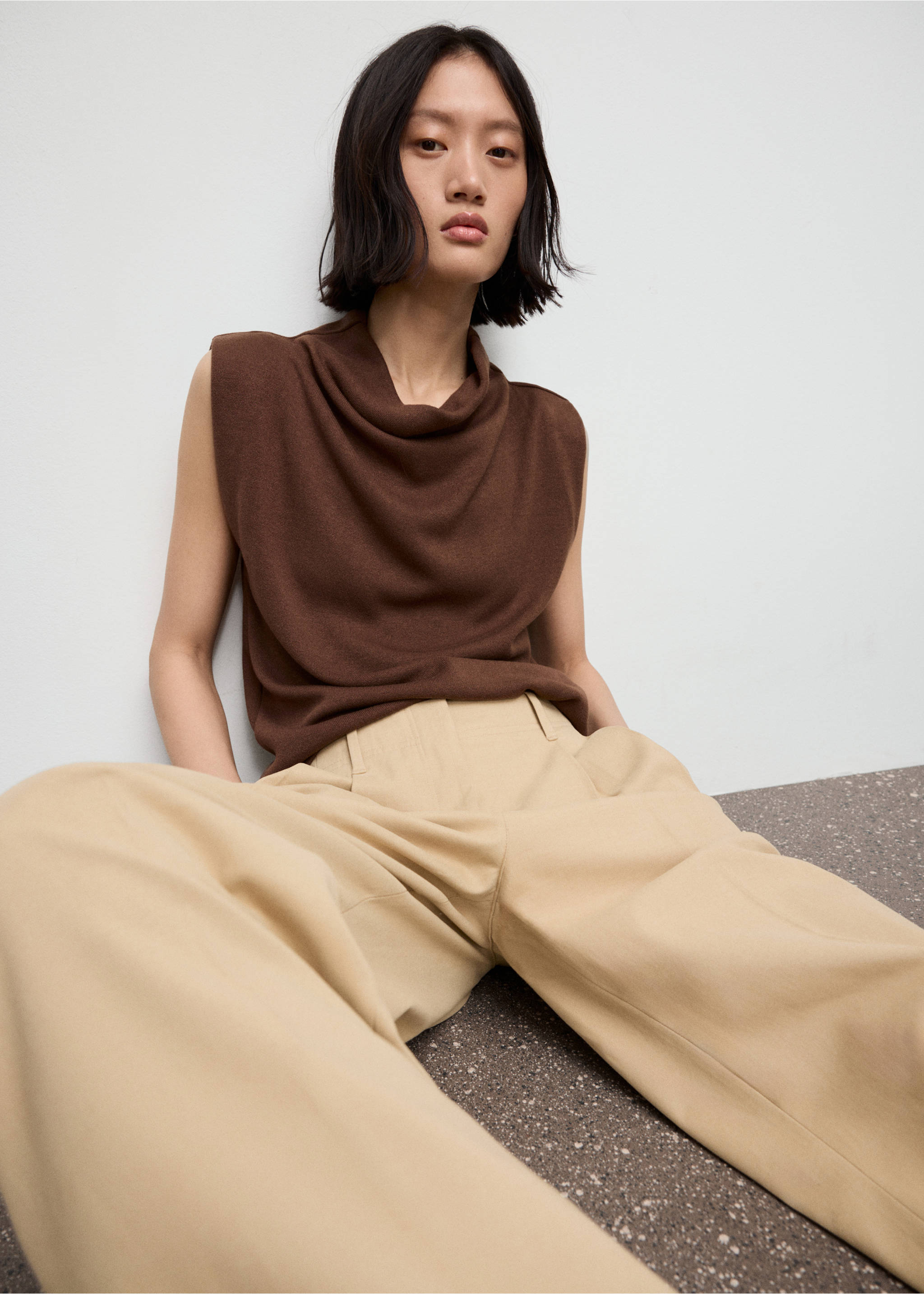 Draped neck top - Details of the article 2, Brown. Ref: 17077802-00.