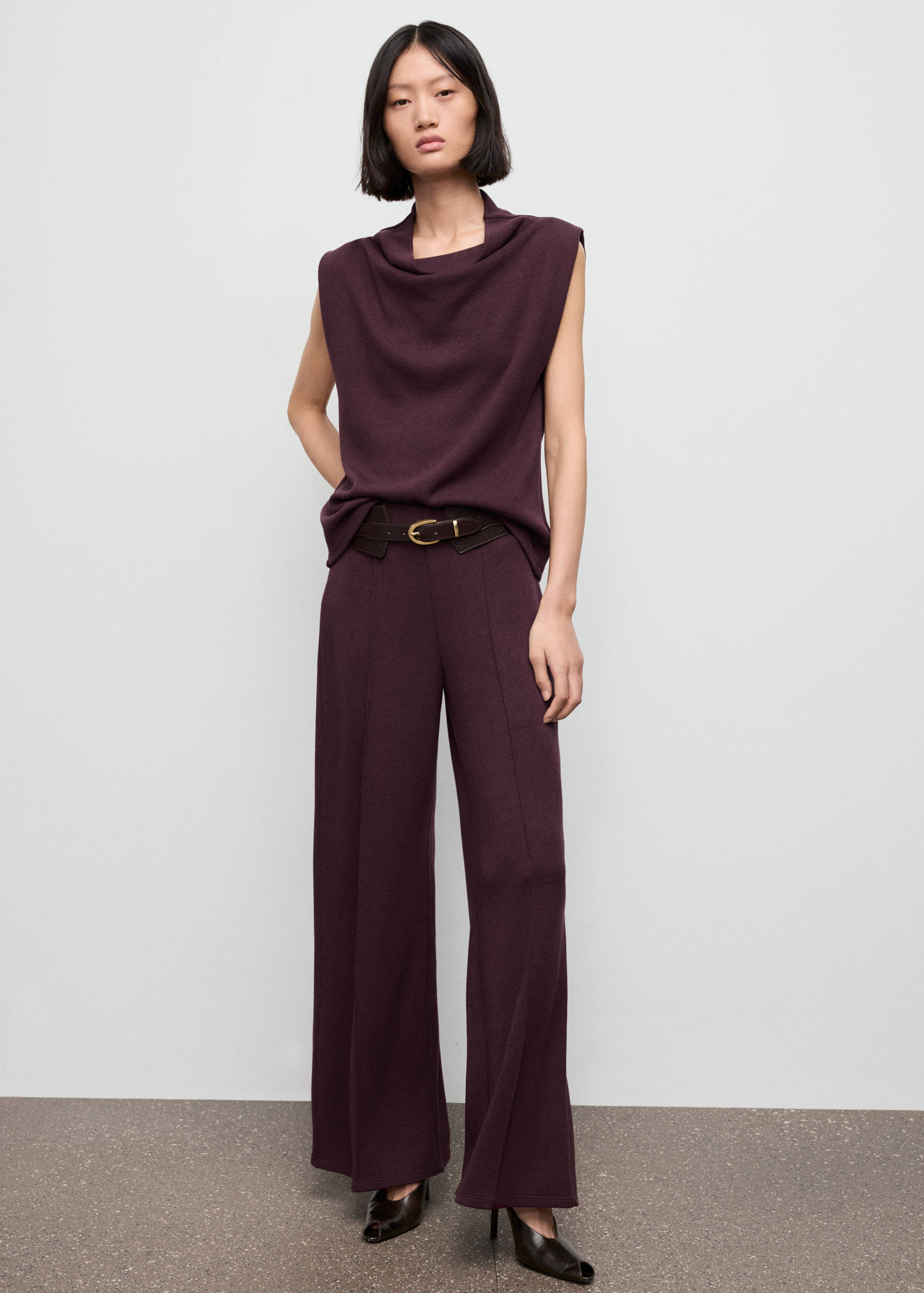 Draped neck top - General plane