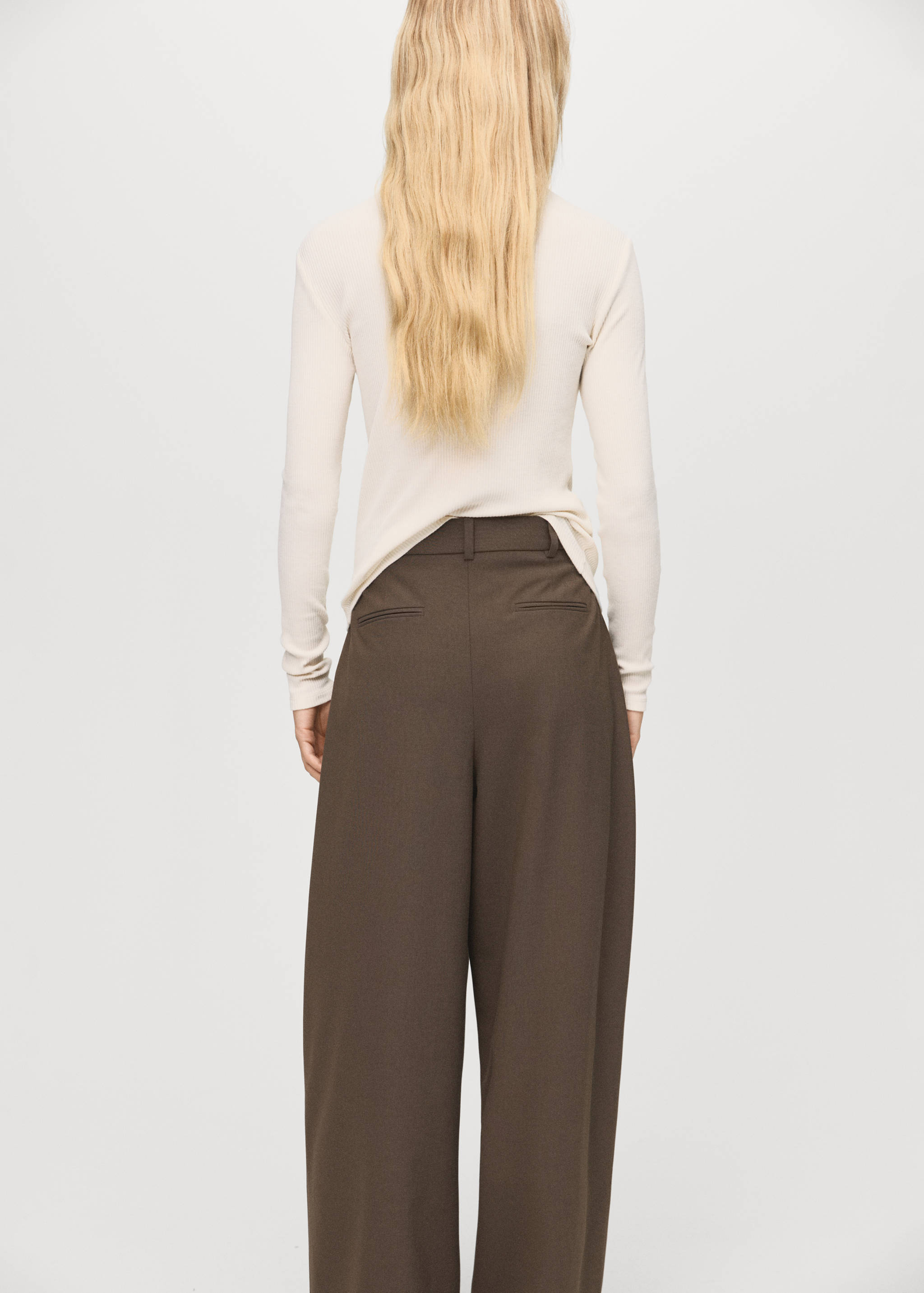 Ribbed long-sleeved t-shirt - Reverse of the article