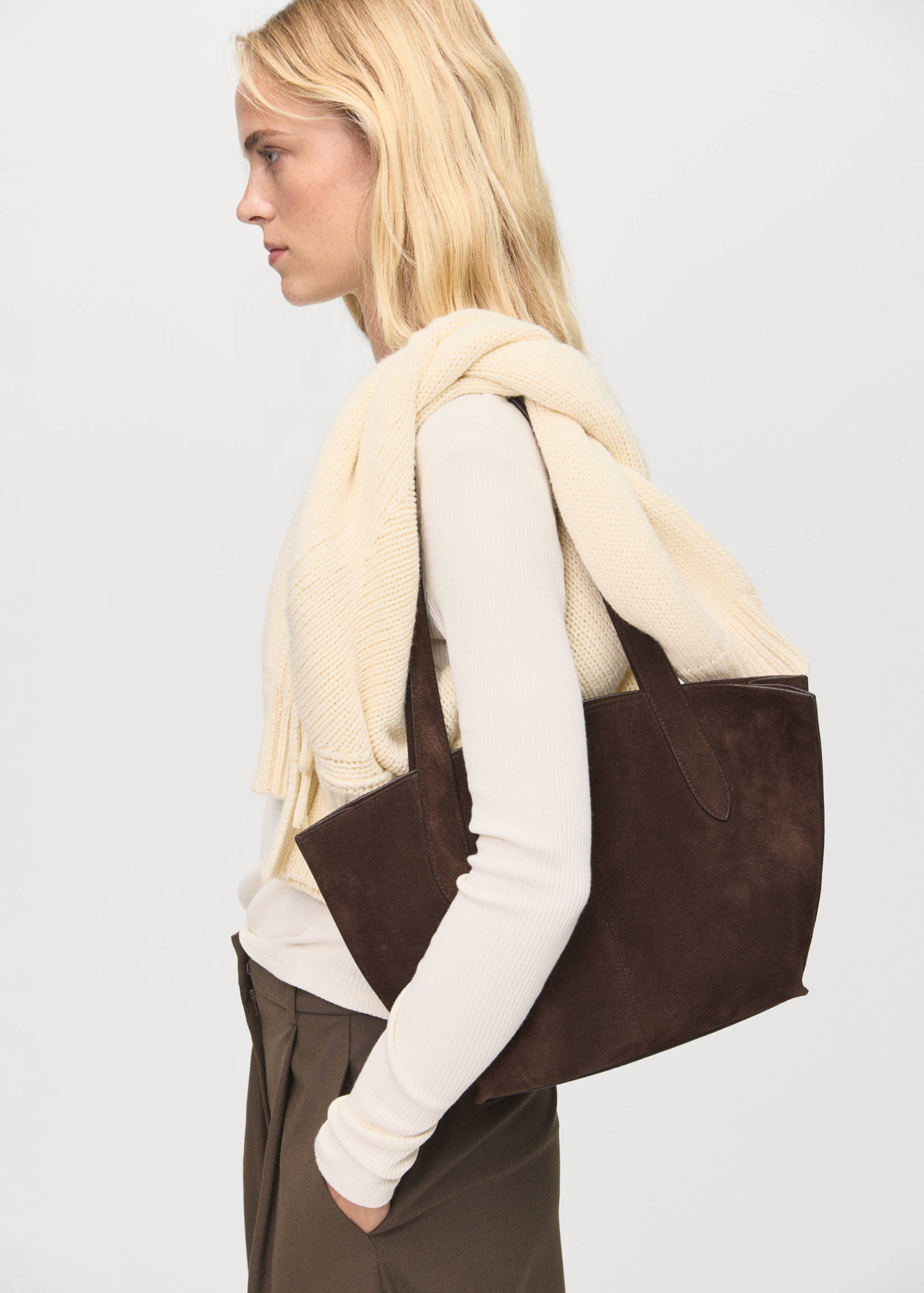 Ribbed long-sleeved t-shirt - Details of the article 2