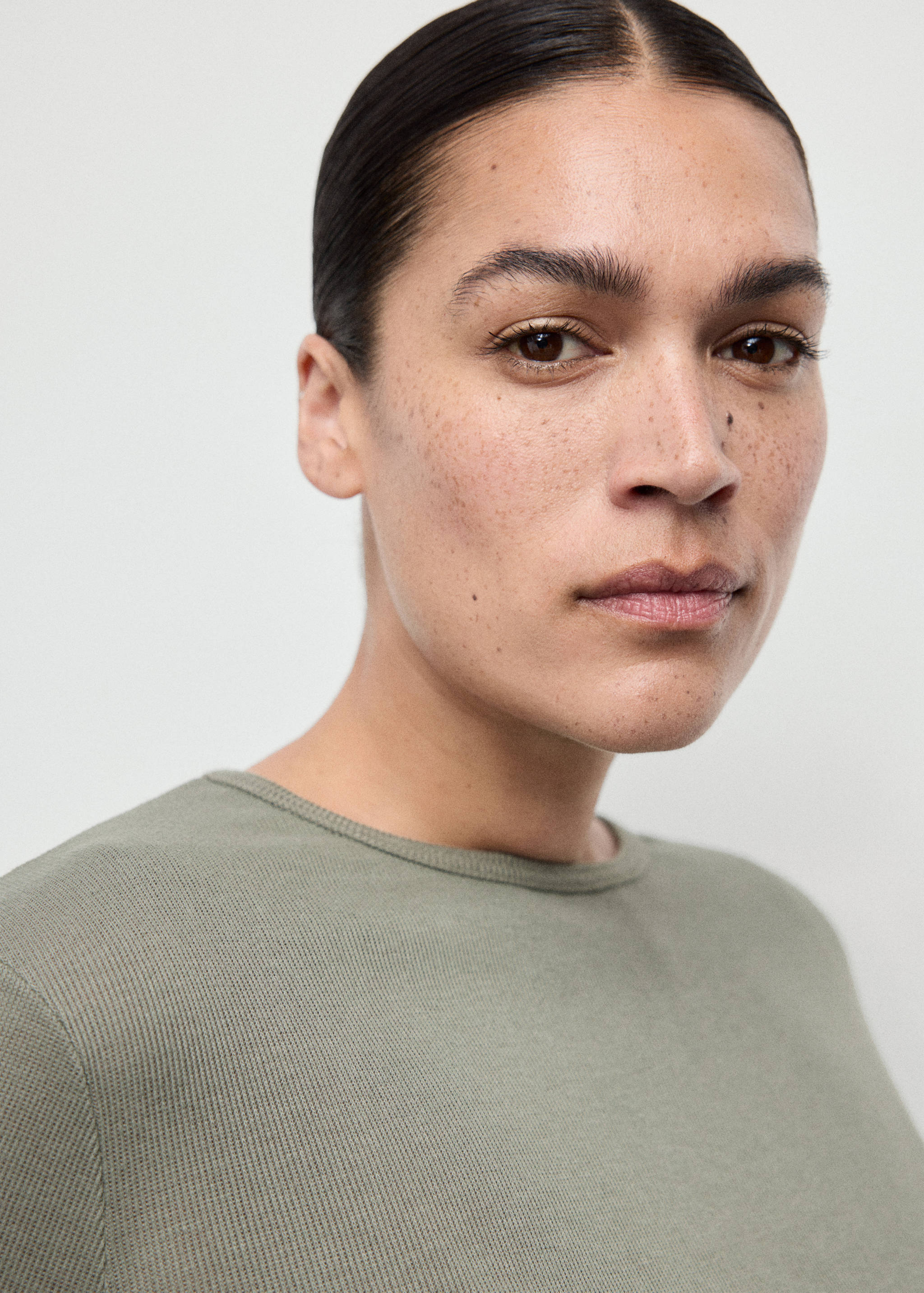 Ribbed long-sleeved t-shirt - Details of the article 4