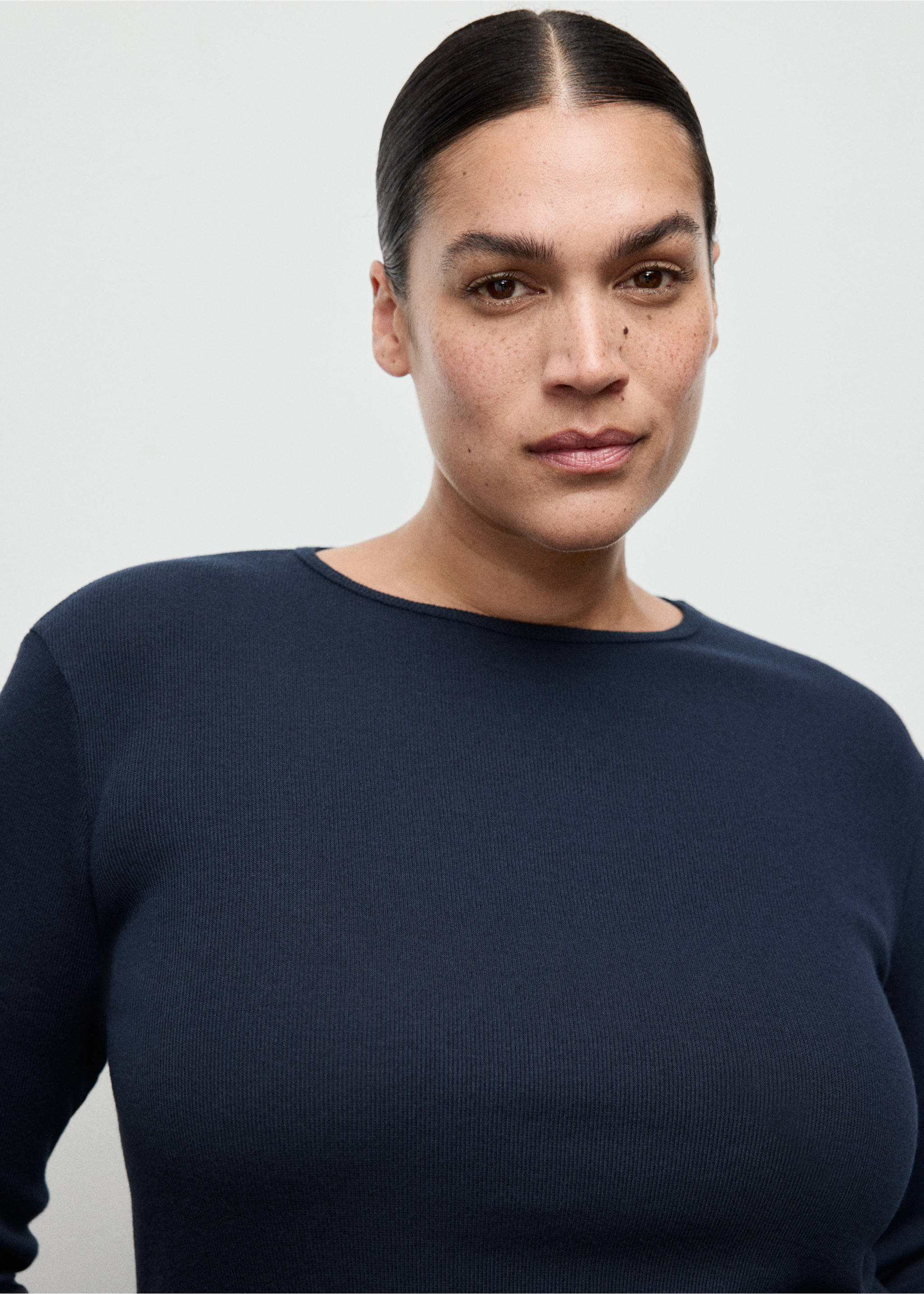Ribbed long-sleeved t-shirt - Details of the article 4, Night Blue. Ref: 17077807-00.