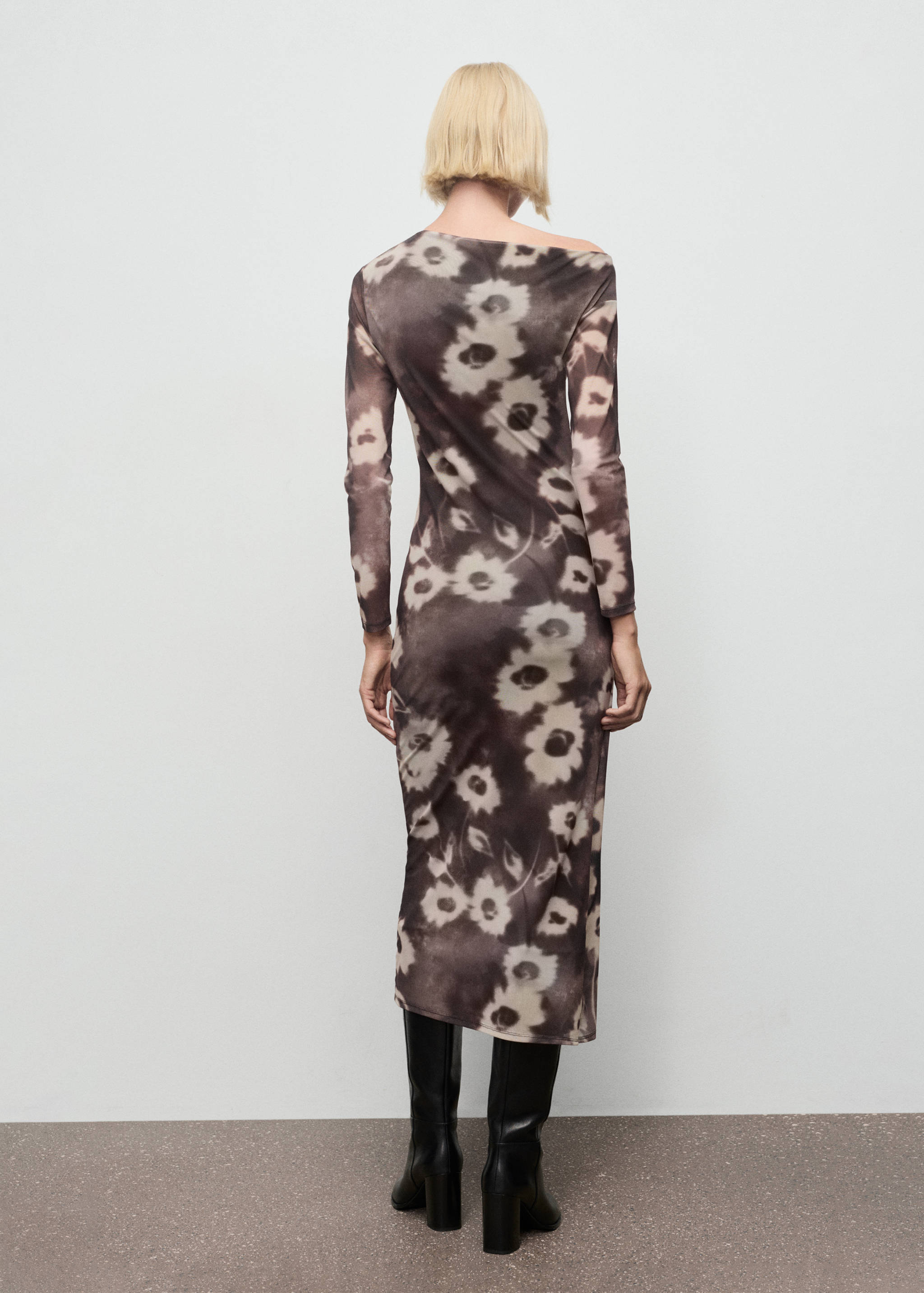 Asymmetrisches Kleid mit floralem Print - Rückseite des Artikels