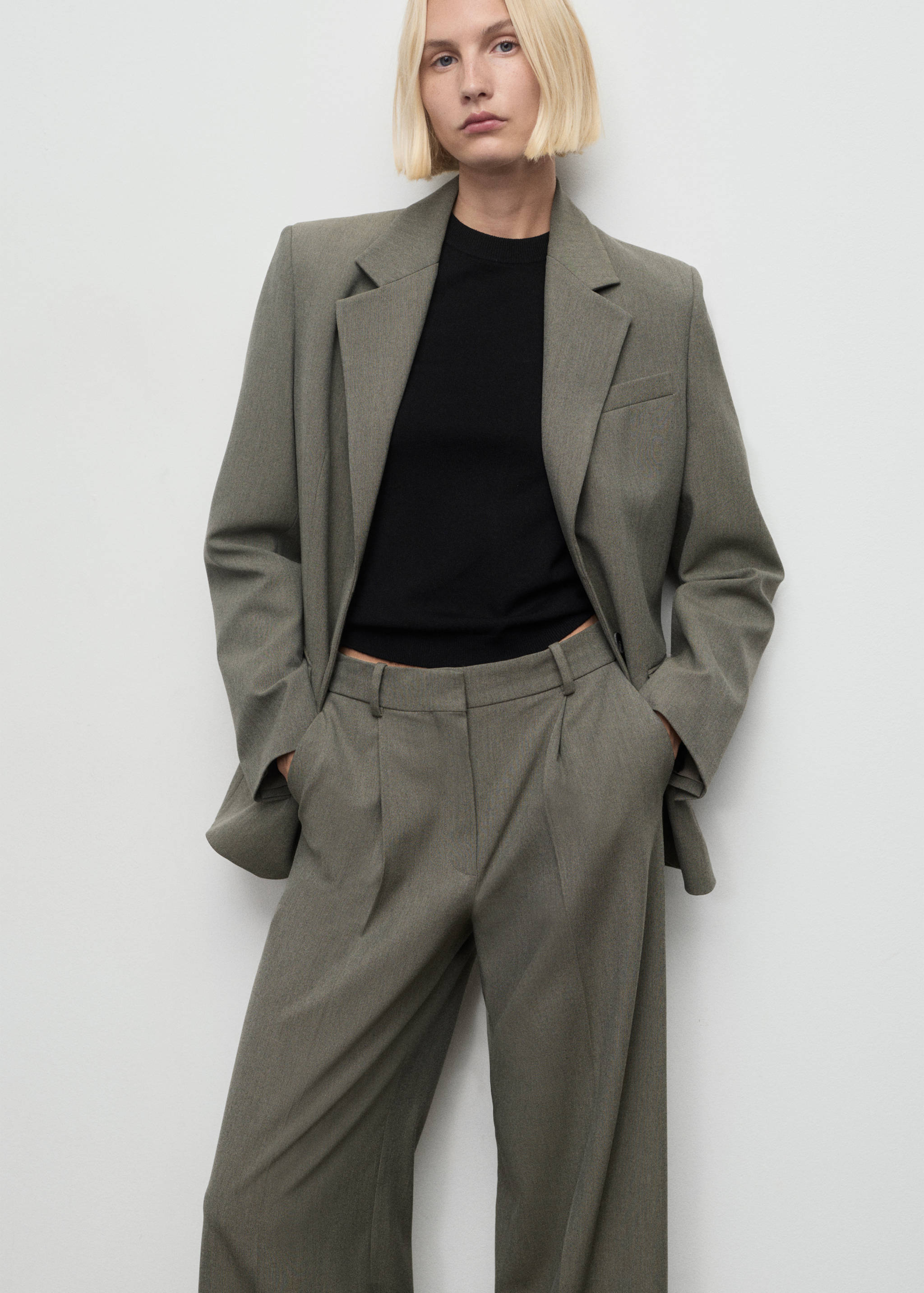 Pleated straight-leg suit trousers - Details of the article 1