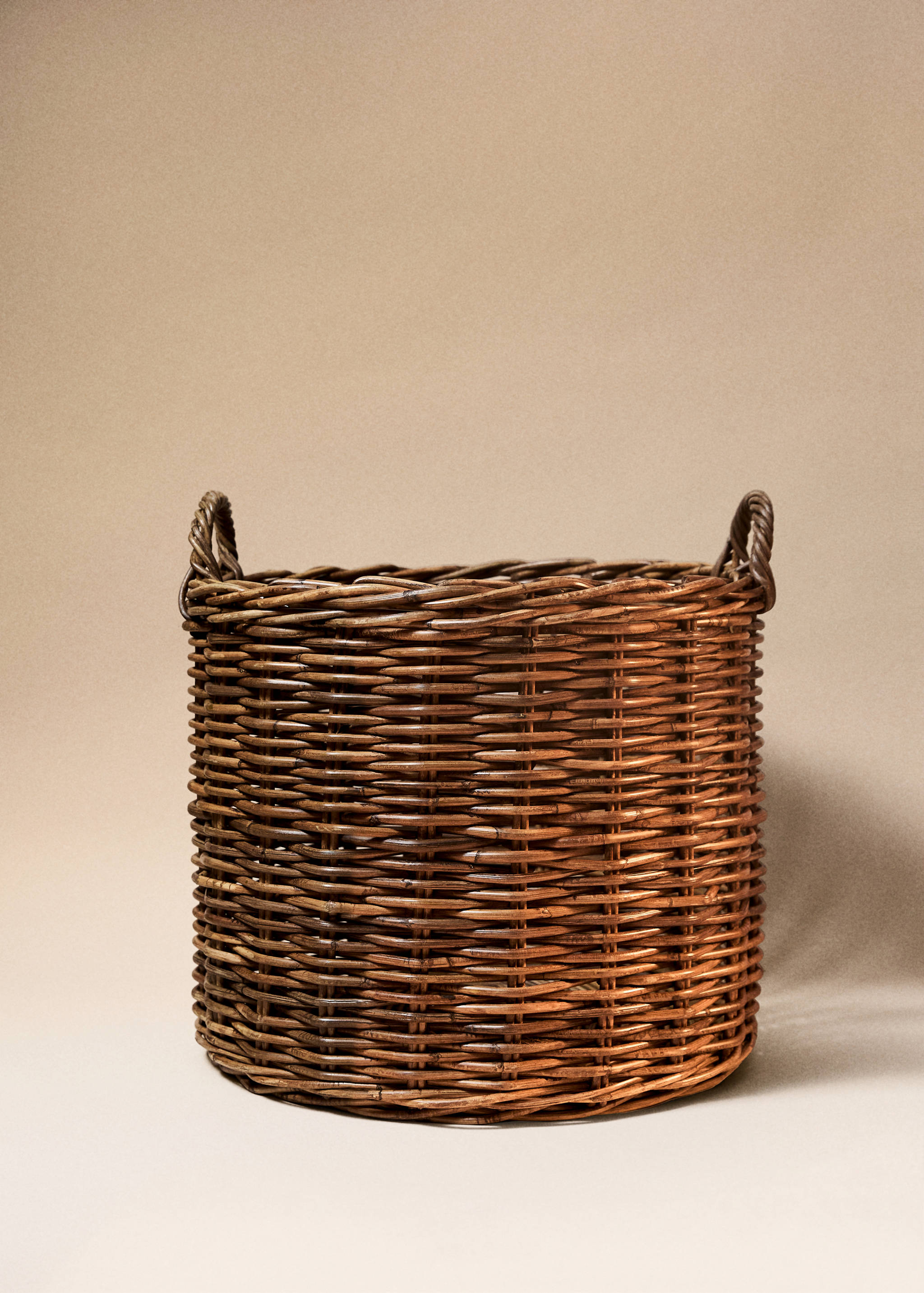 Large rattan basket - General plane