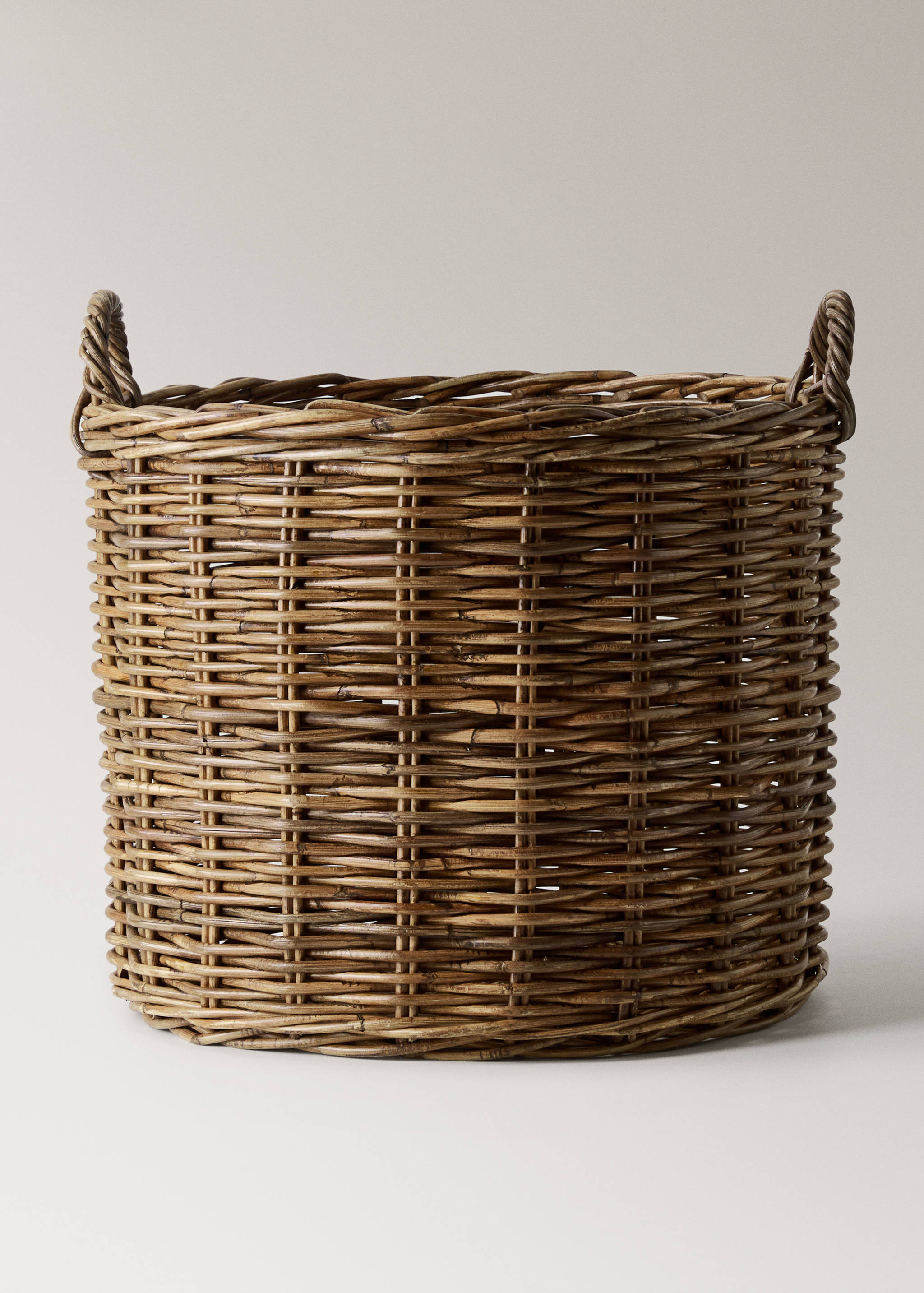 Large rattan basket - Article without model