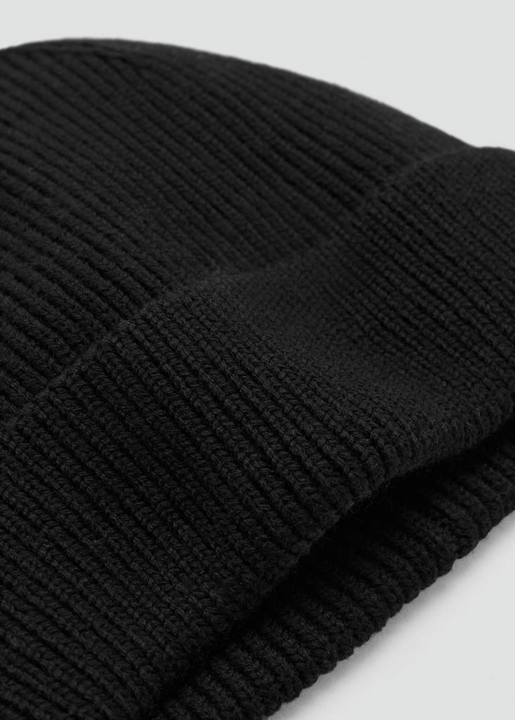 Ribbed wool hat — Black