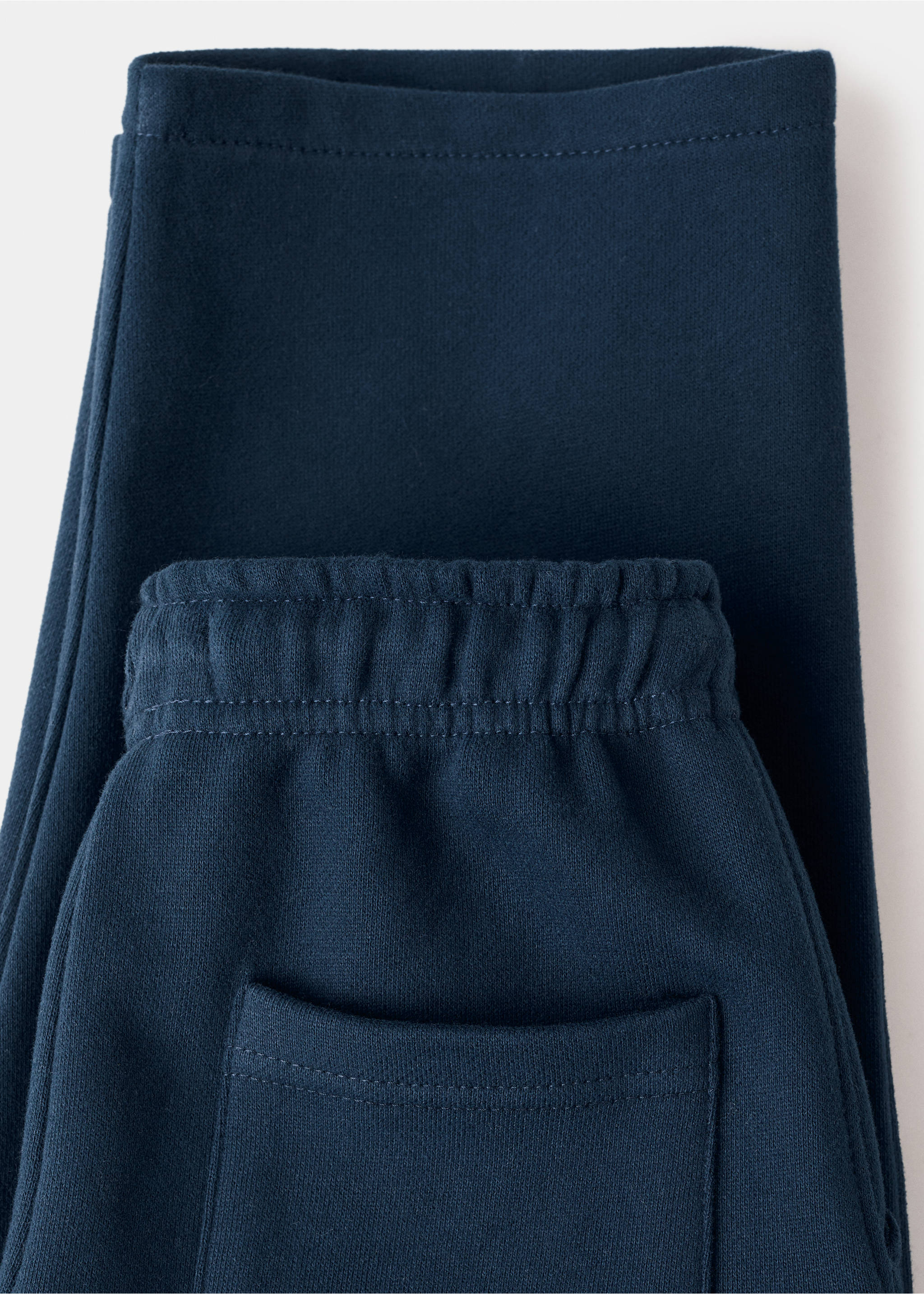 Cotton joggers with elastic waist - Details of the article 8, Navy. Ref: 17077898-00.