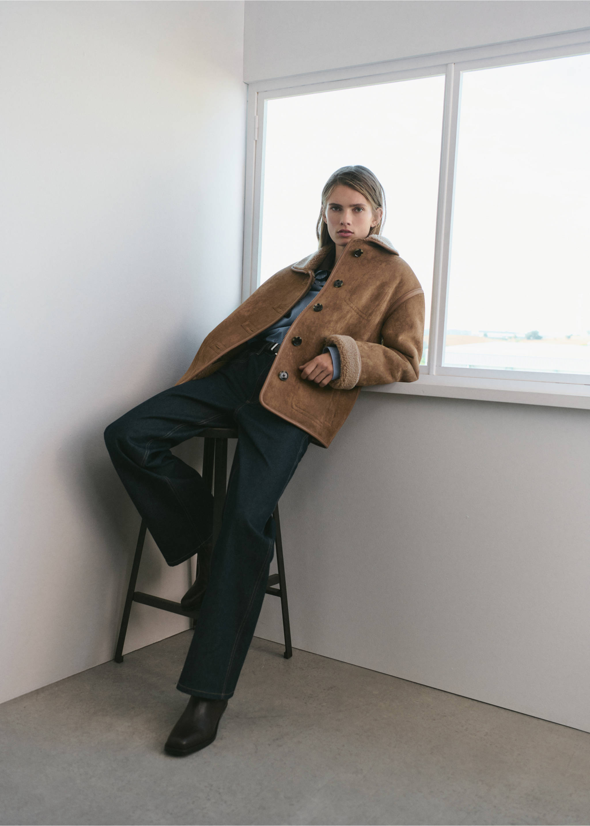 Manteau effet cuir imitation mouton - Détail de l'article 6, Marron moyen. Ref: 17077900-00.