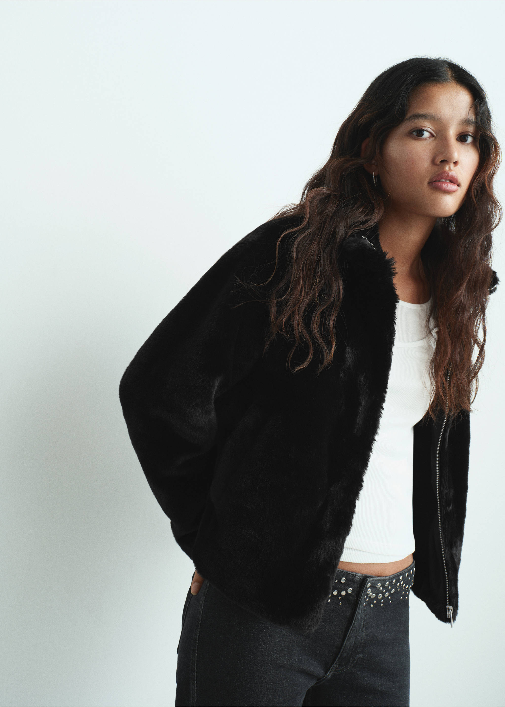 Куртка из искусственного меха - Общий план, Черный. Ref: 17077903-00.