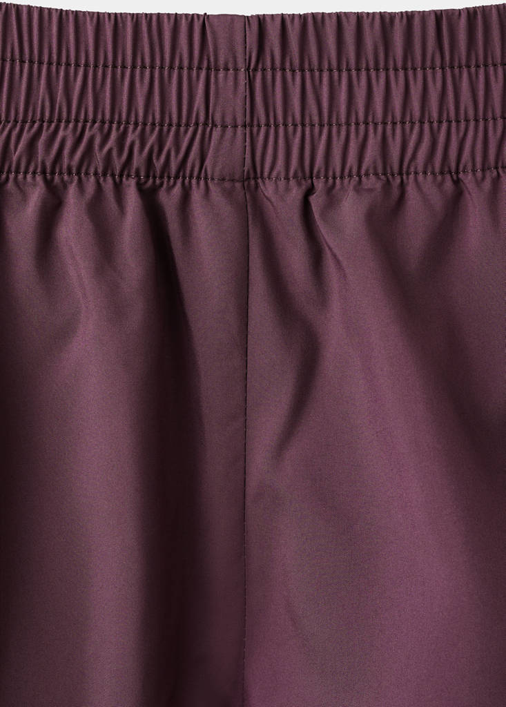 Shorts with contrasting stripes — Maroon