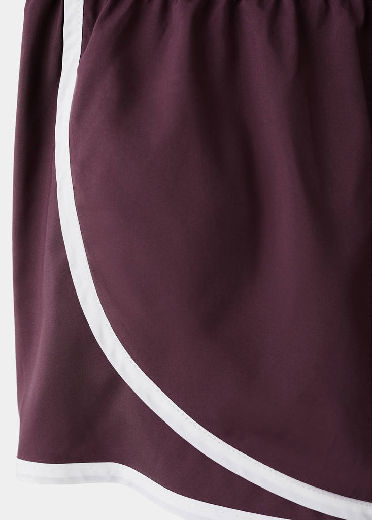 Shorts with contrasting stripes — Maroon
