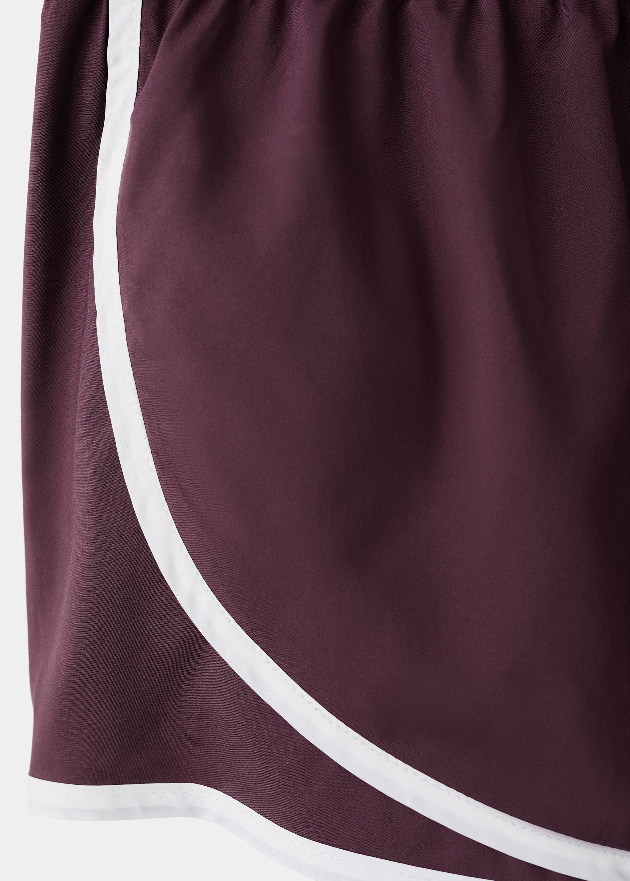 Shorts with contrasting stripes - Details of the article 0