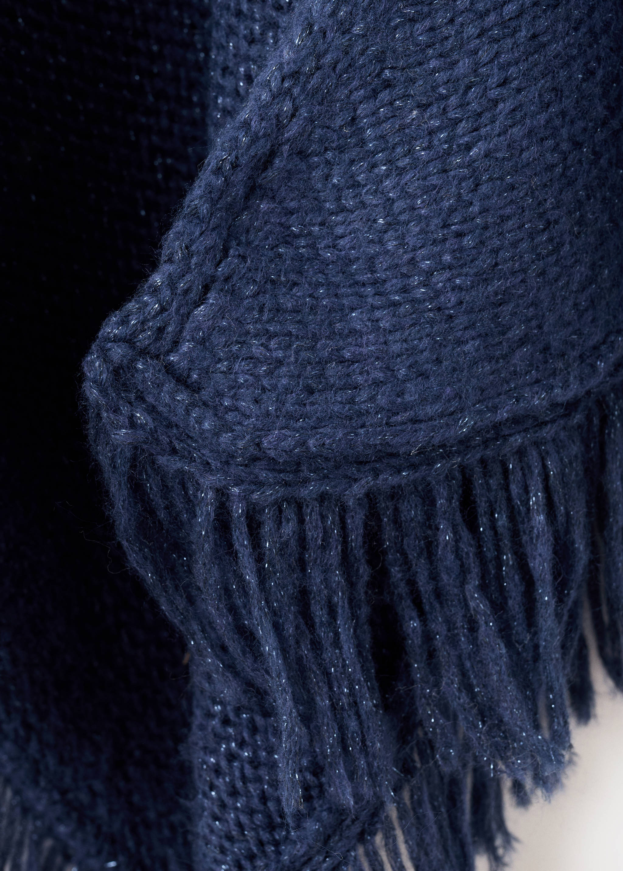 Poncho en maille à franges - Détail de l'article 8