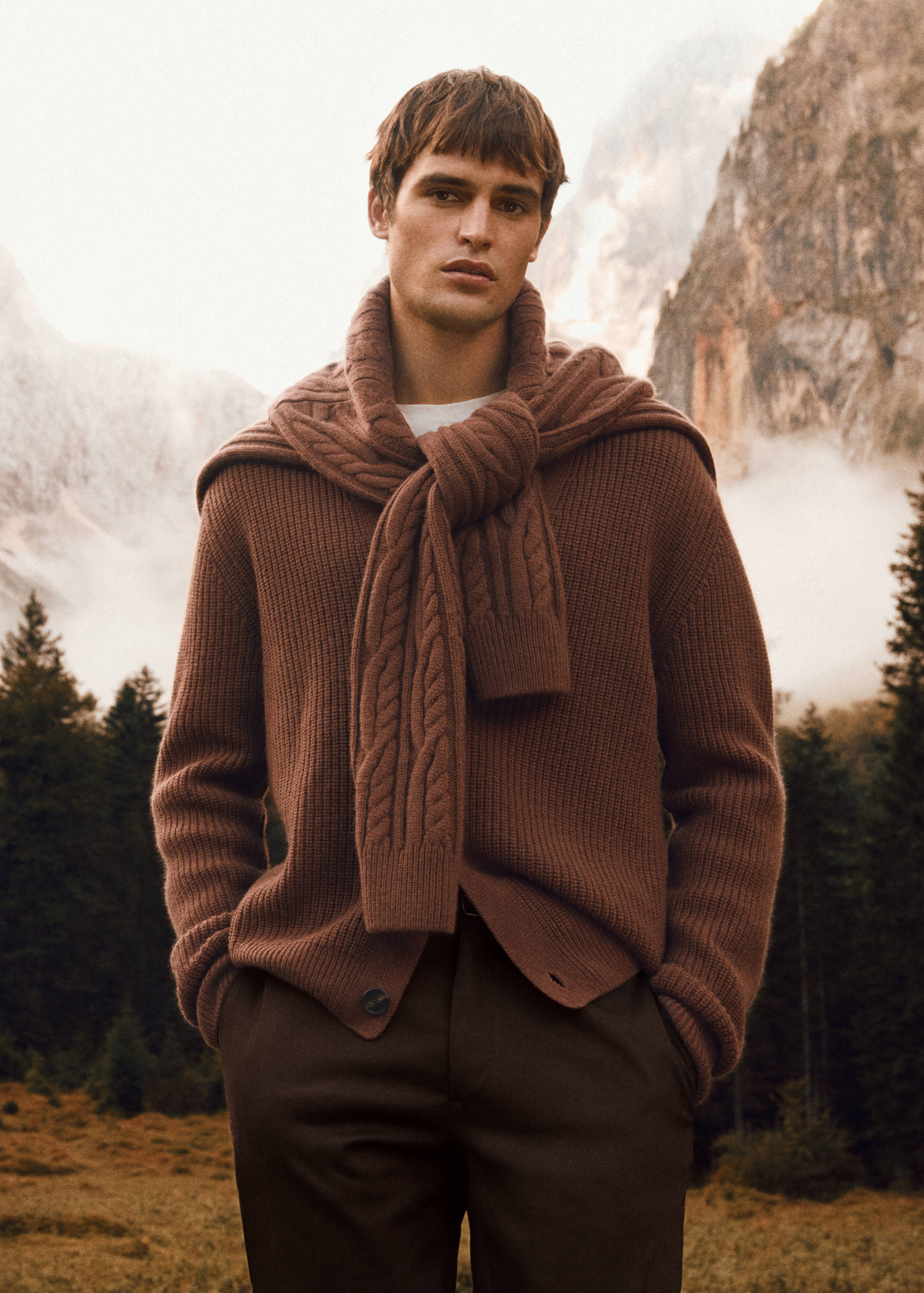100% wool cardigan with buttons - Details of the article 3