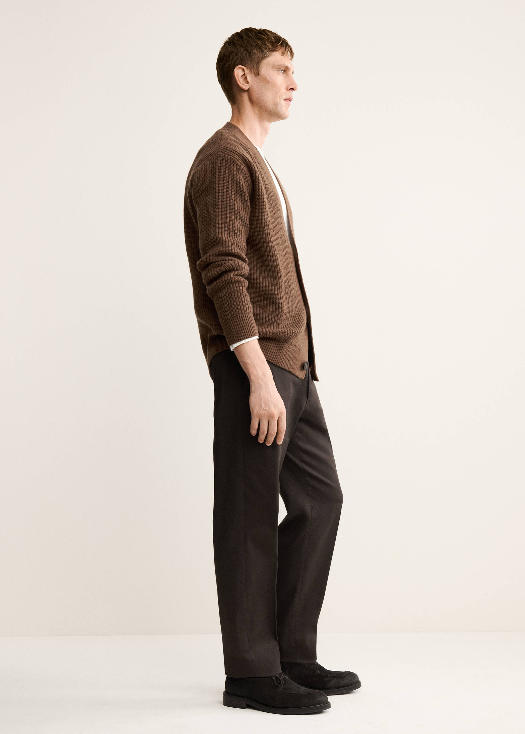 100% wool cardigan with buttons - Details of the article 2