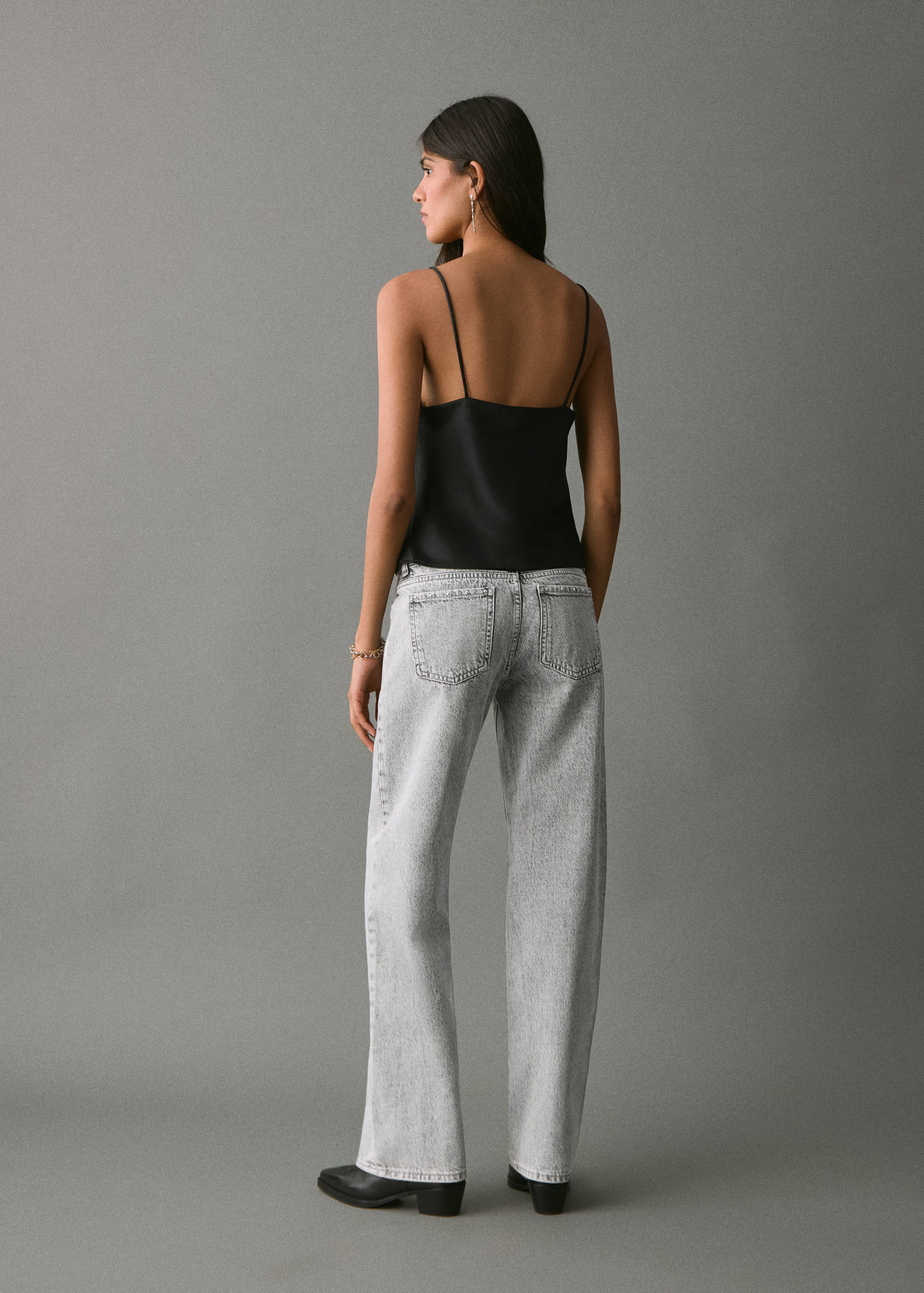 Straight-fit jeans met studs - Achterkant van het artikel