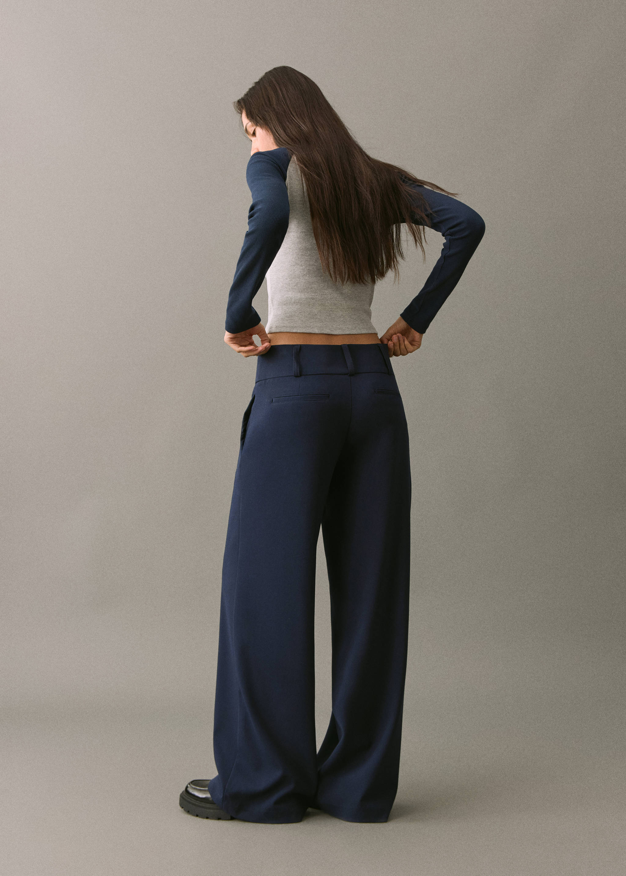 Straight trousers - Reverse of the article