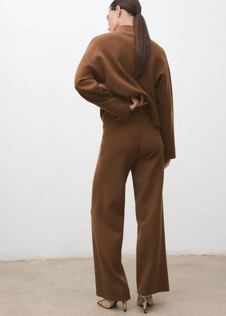 Straight knitted trousers — Caramel