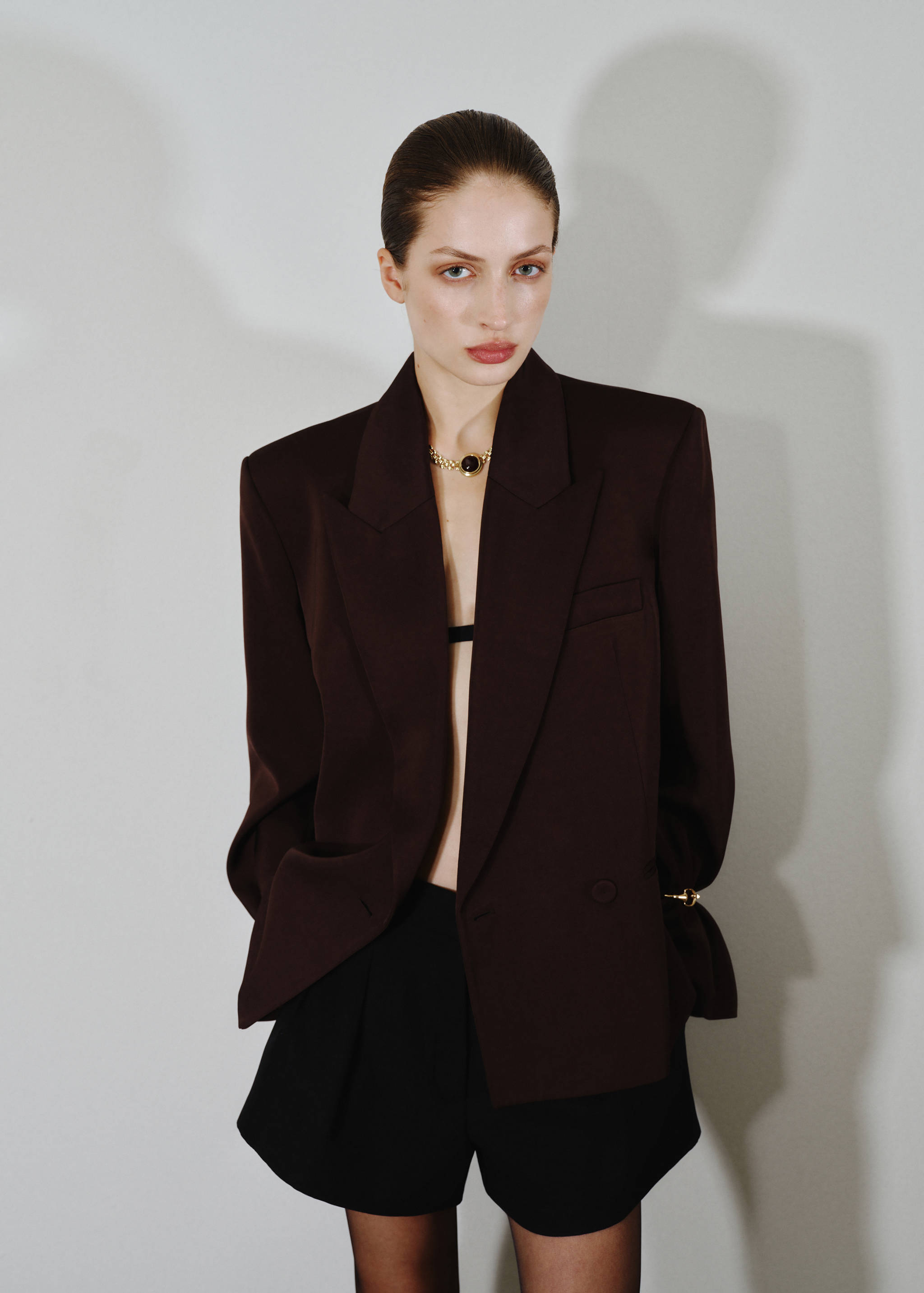 Shorts hög midja pressveck - Bild av mittparti