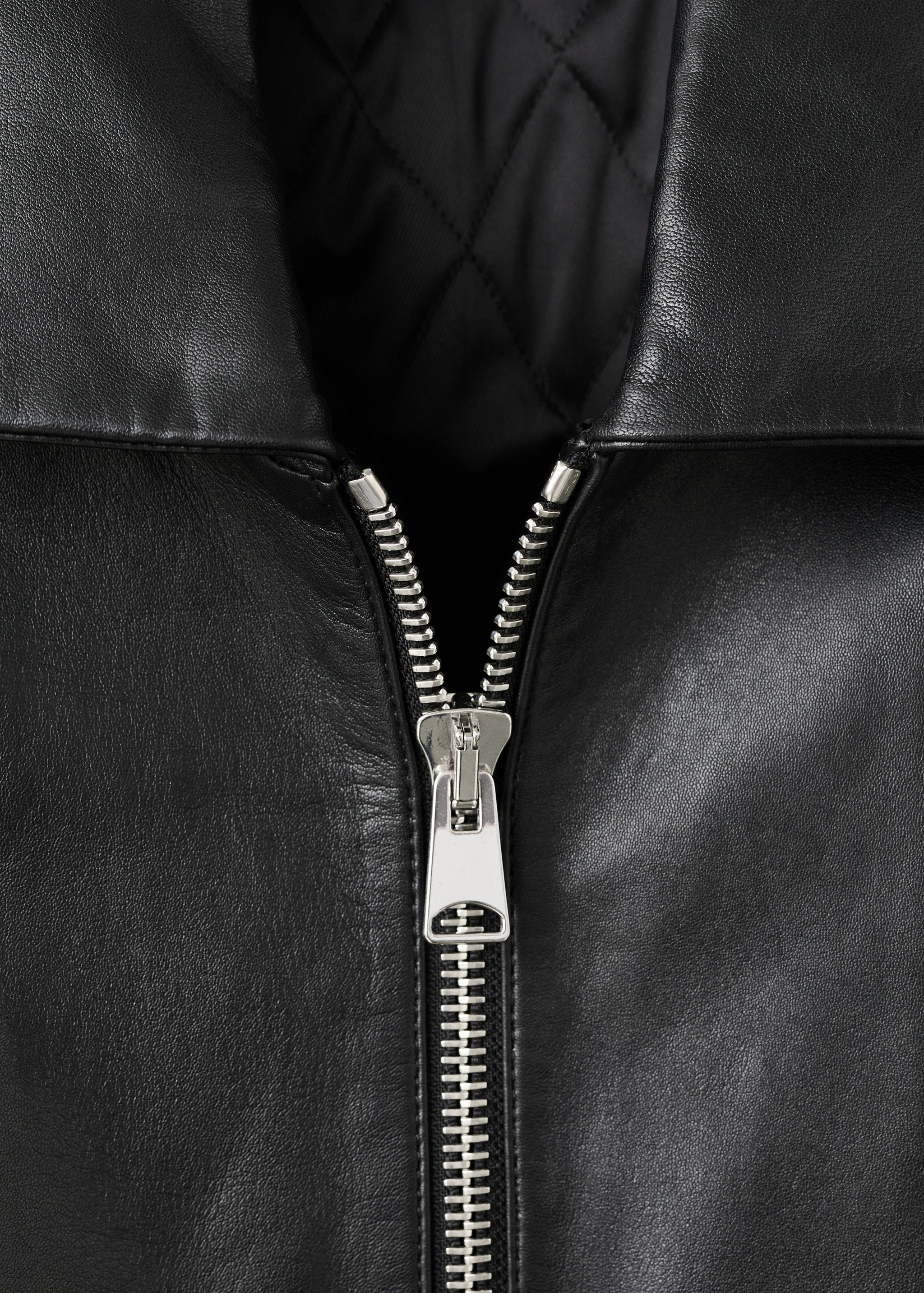 Leather bomber jacket - Details of the article 8