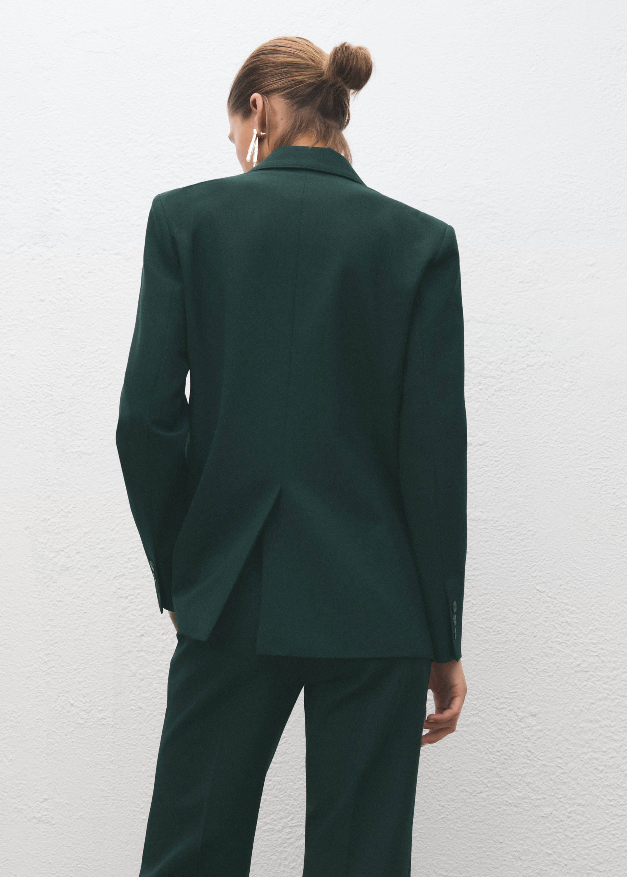 Double-breasted suit jacket - Reverse of the article